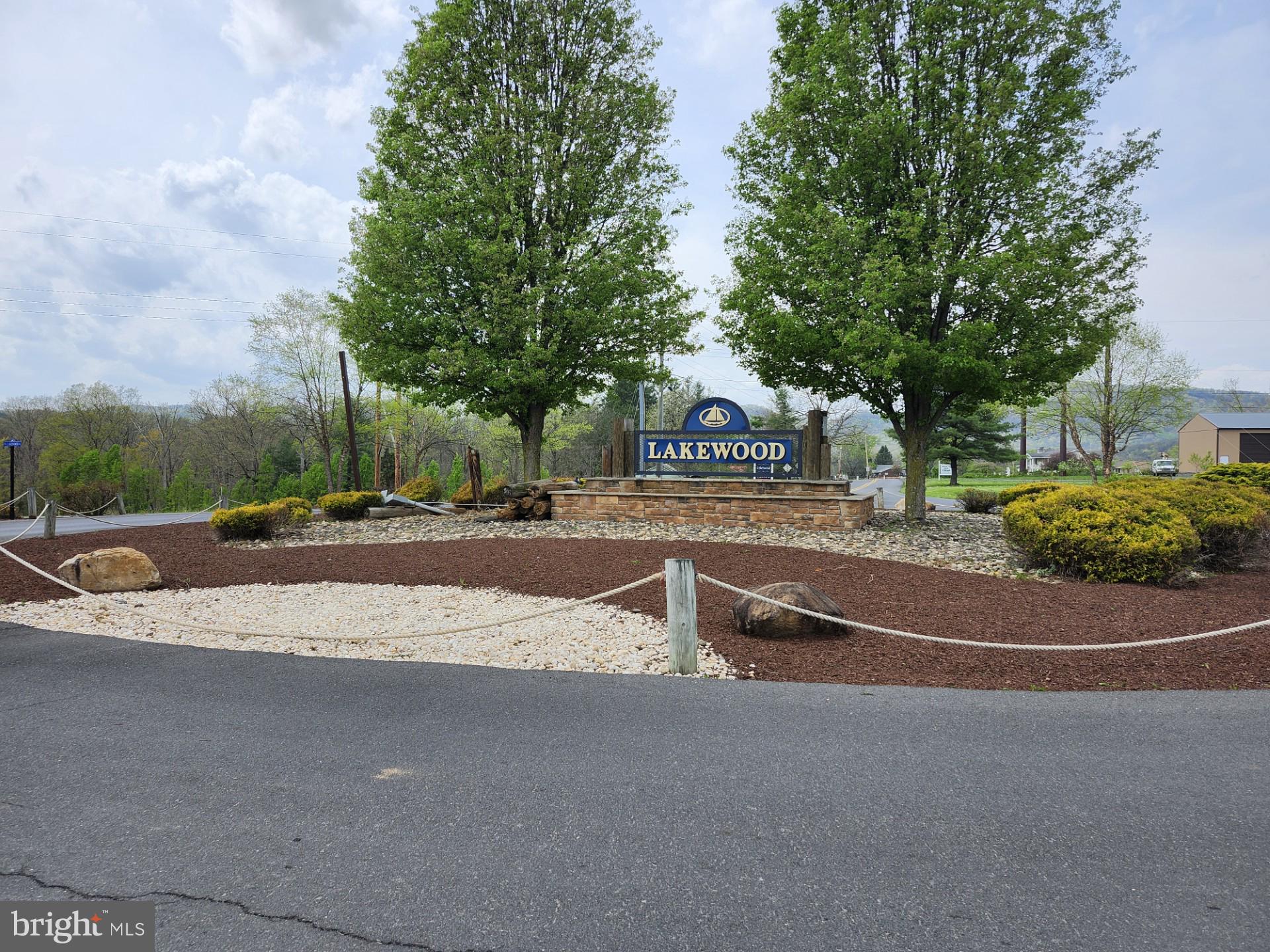 LAKEWOOD - Residential