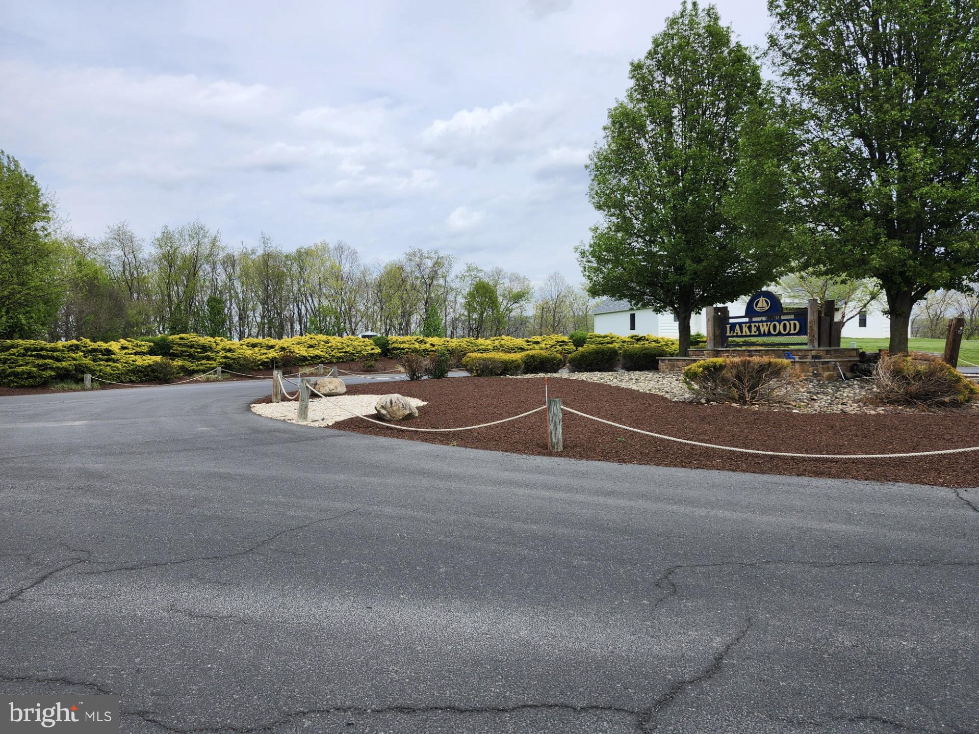 LAKEWOOD - Residential