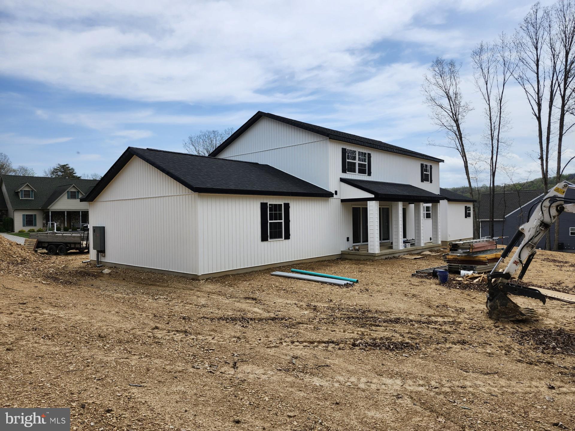 LAKEWOOD - Residential