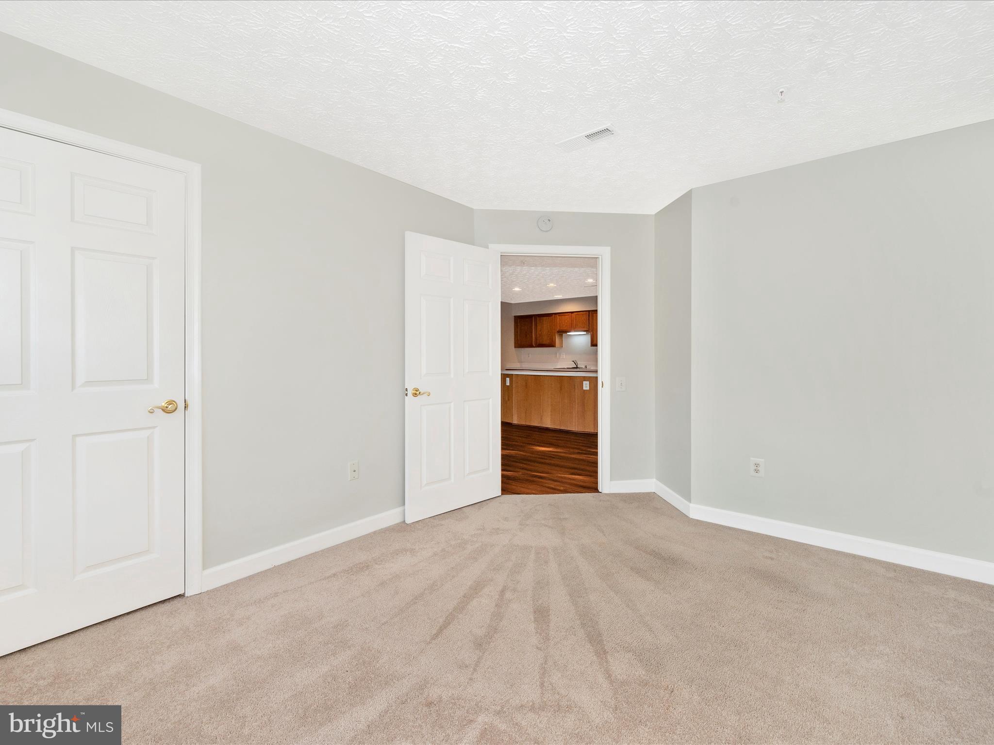 SPRING RIDGE - Residential Lease