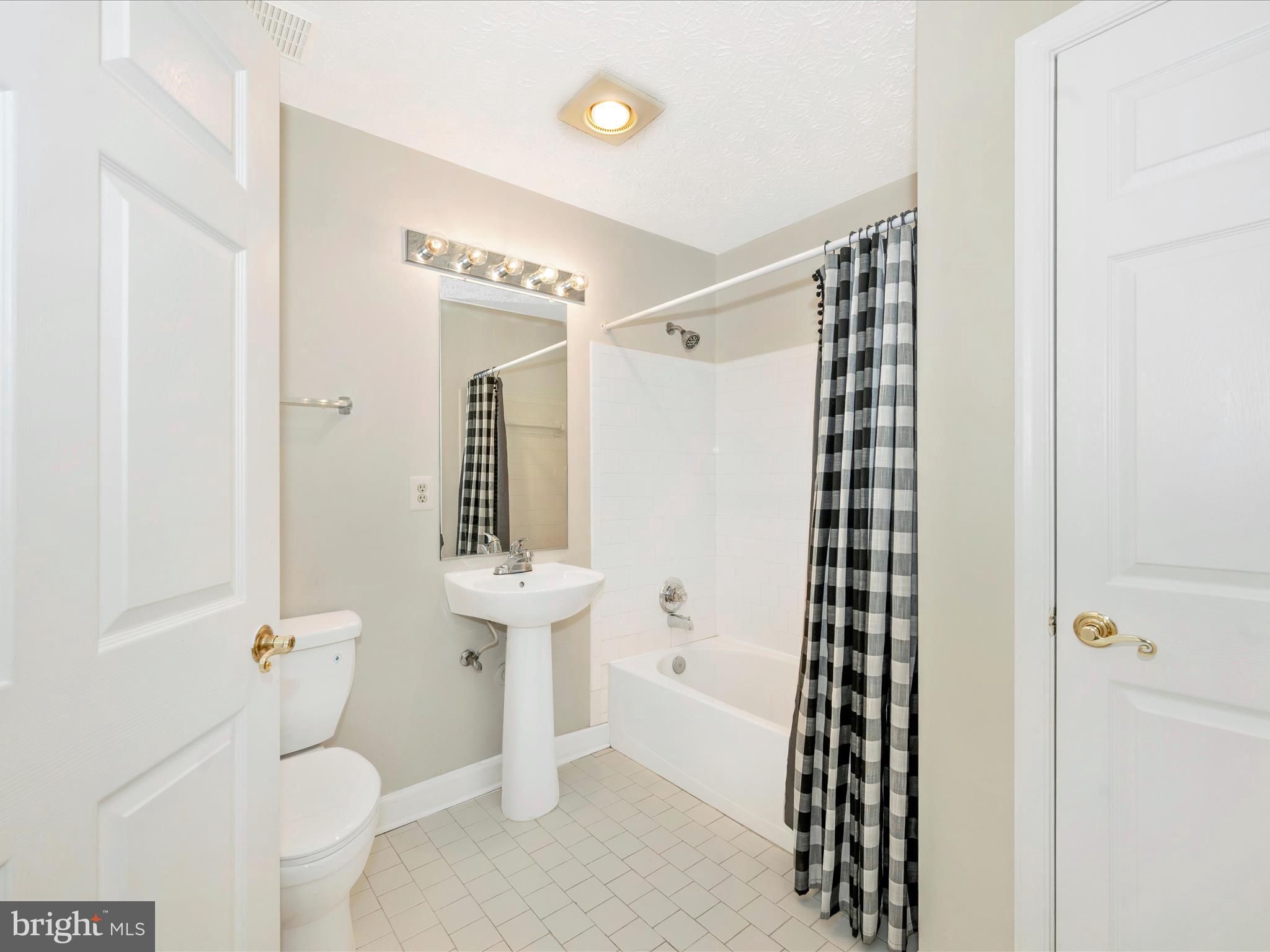 SPRING RIDGE - Residential Lease