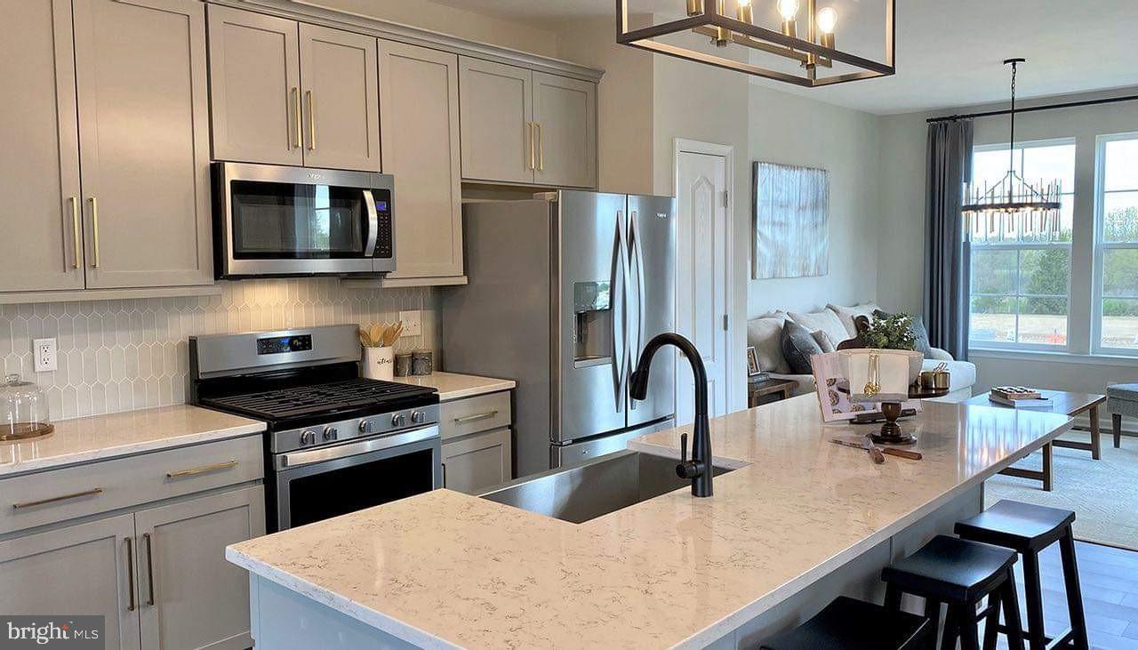 TOWNES AT TATE MANOR - Residential