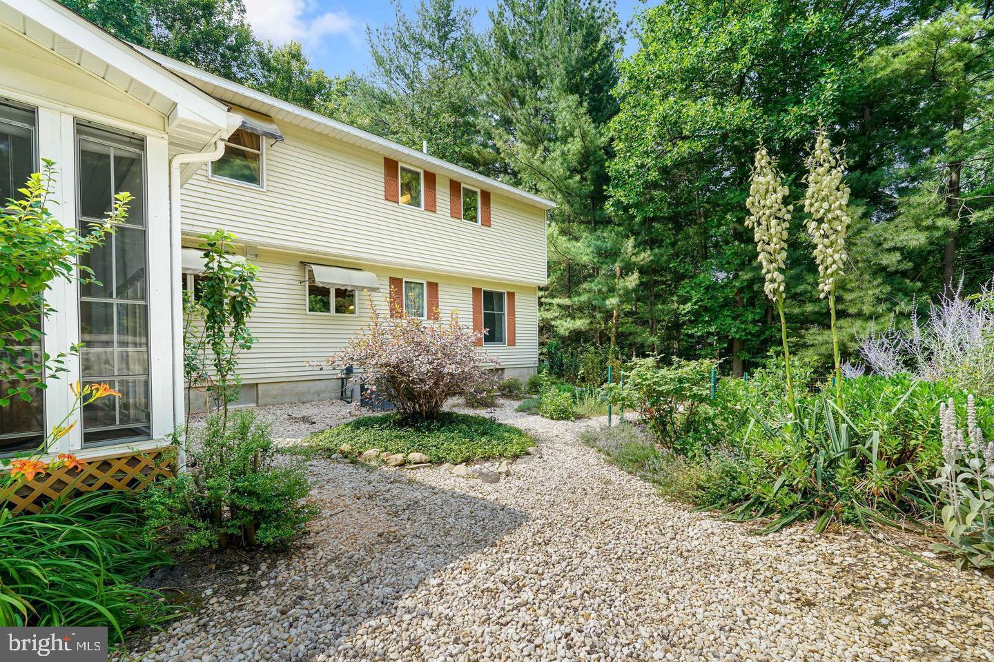 WOODCREST SHORES - Residential