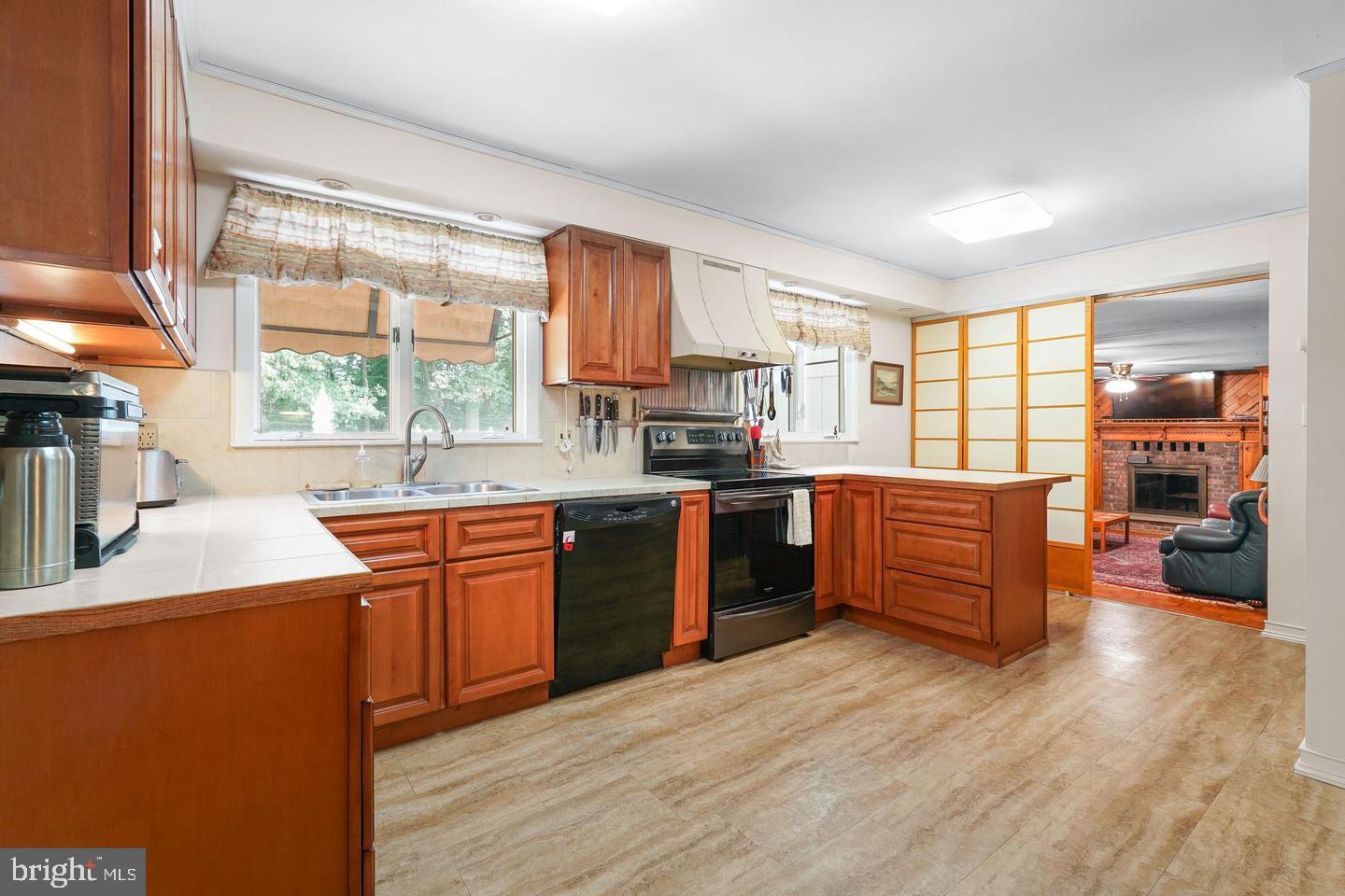 WOODCREST SHORES - Residential