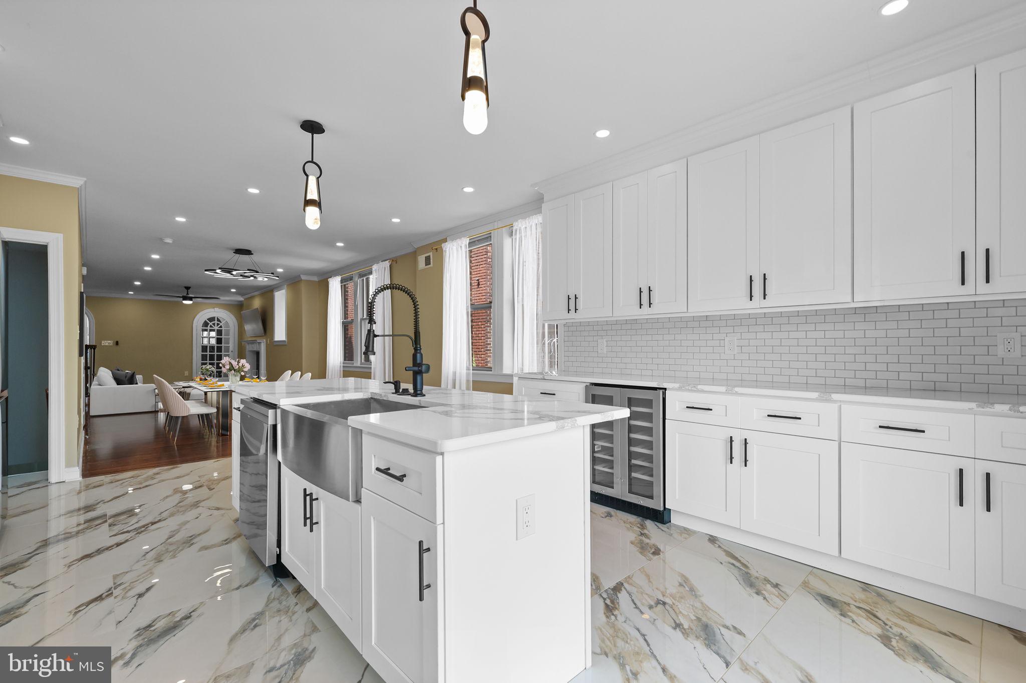 UNIVERSITY CITY - Residential