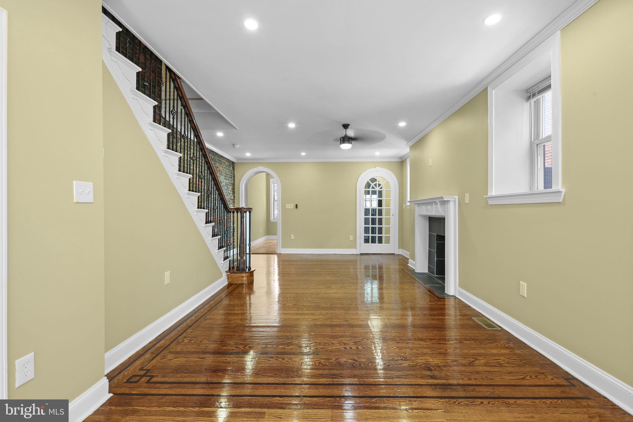 UNIVERSITY CITY - Residential