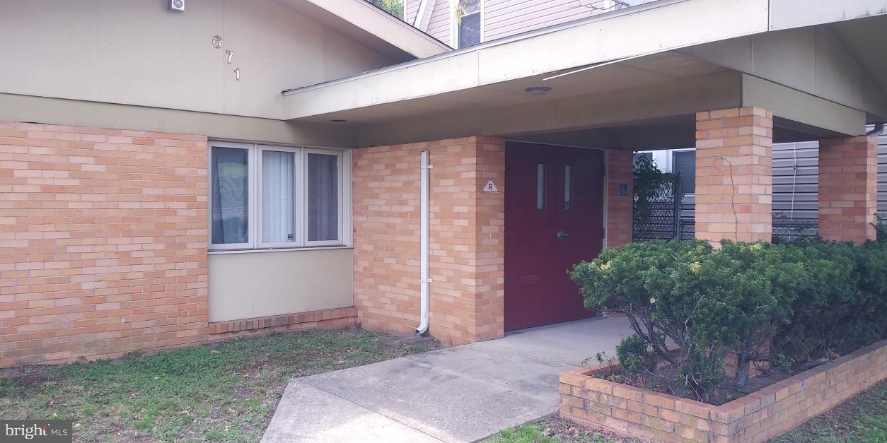 671 PENNINGTON AVENUE