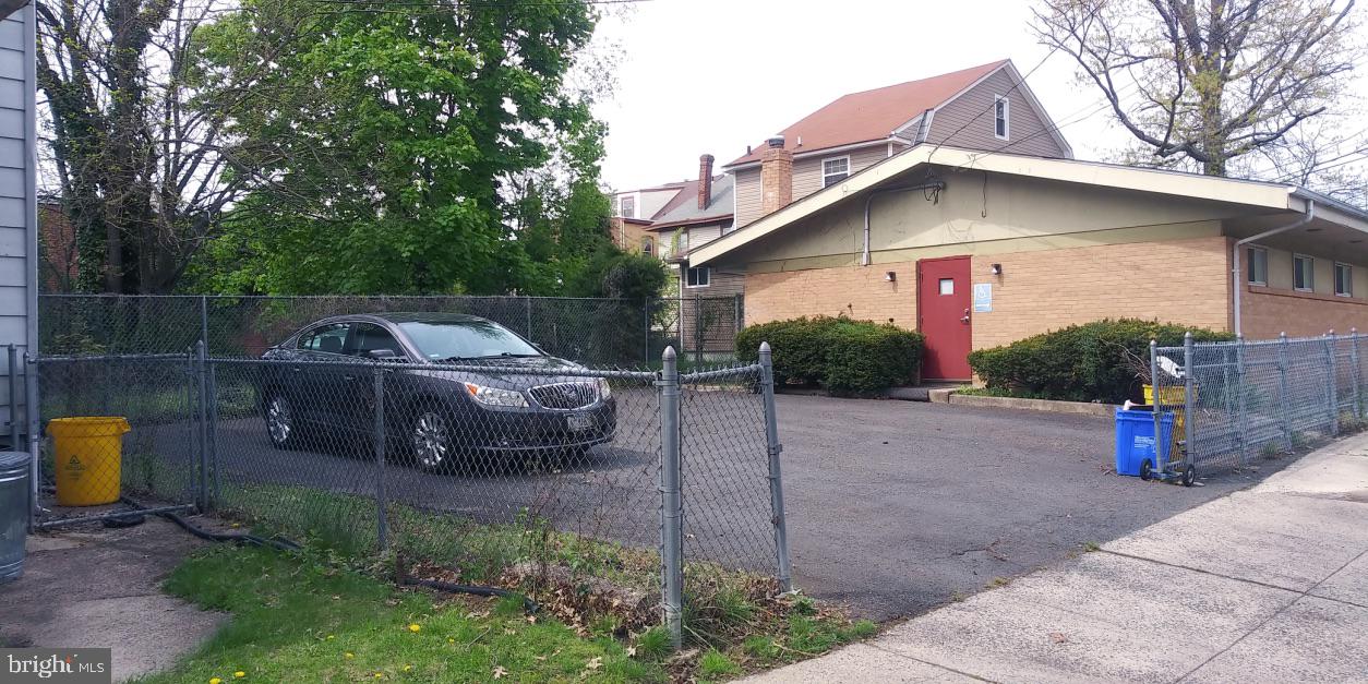 671 PENNINGTON AVENUE