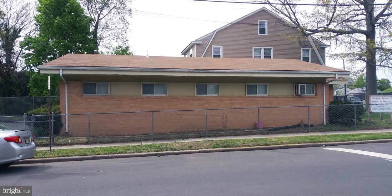 671 PENNINGTON AVENUE