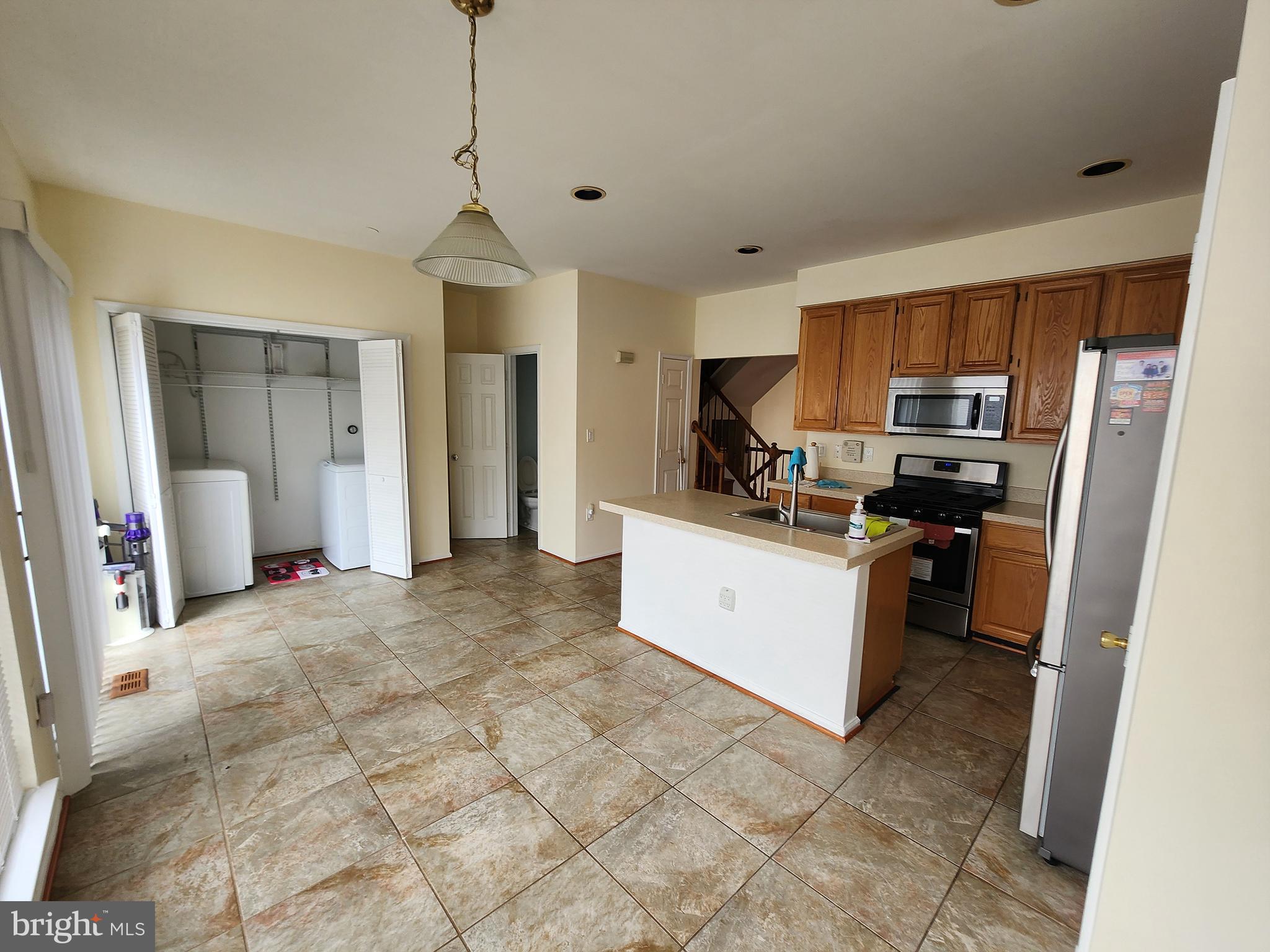 LIFESTYLE AT SULLY STATION - Residential Lease