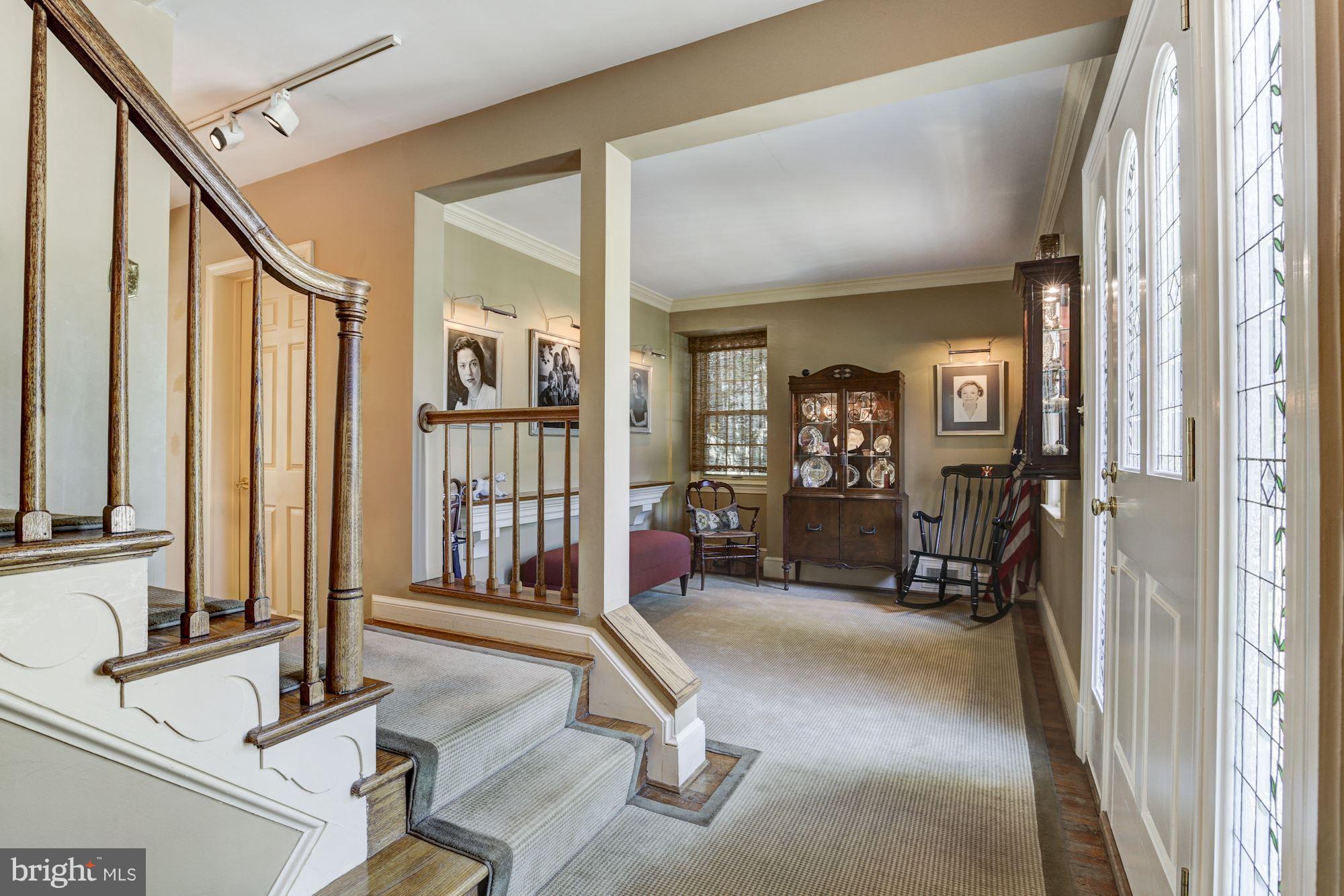 COUNTRY CLUB HILLS - Residential