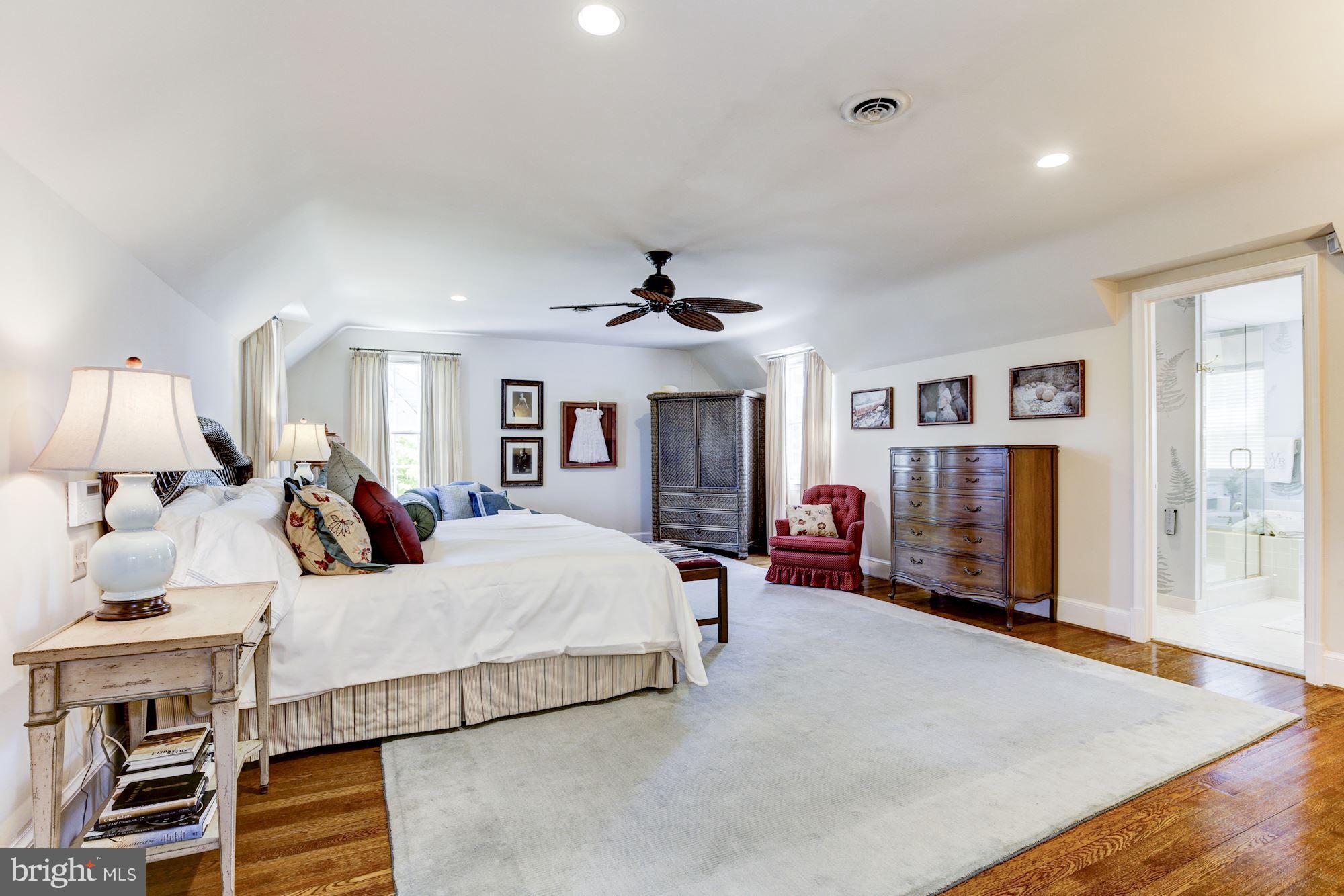 COUNTRY CLUB HILLS - Residential