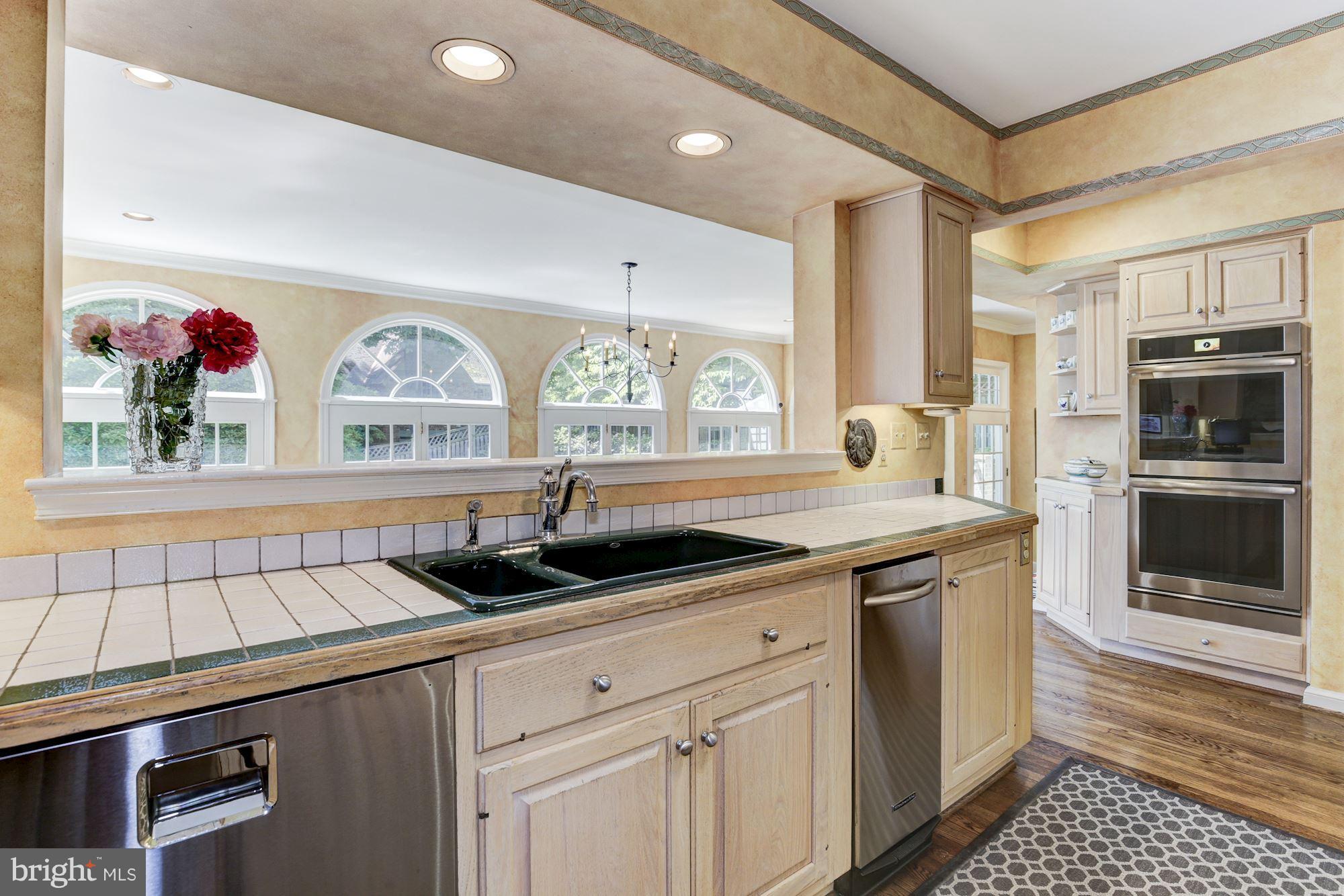 COUNTRY CLUB HILLS - Residential