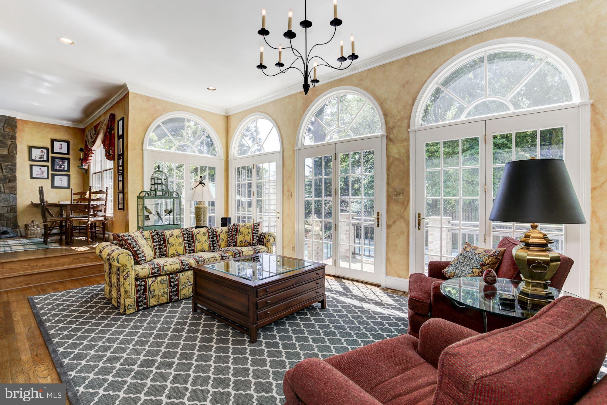 COUNTRY CLUB HILLS - Residential