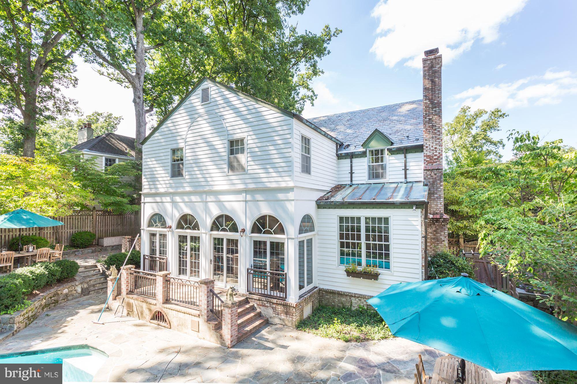 COUNTRY CLUB HILLS - Residential