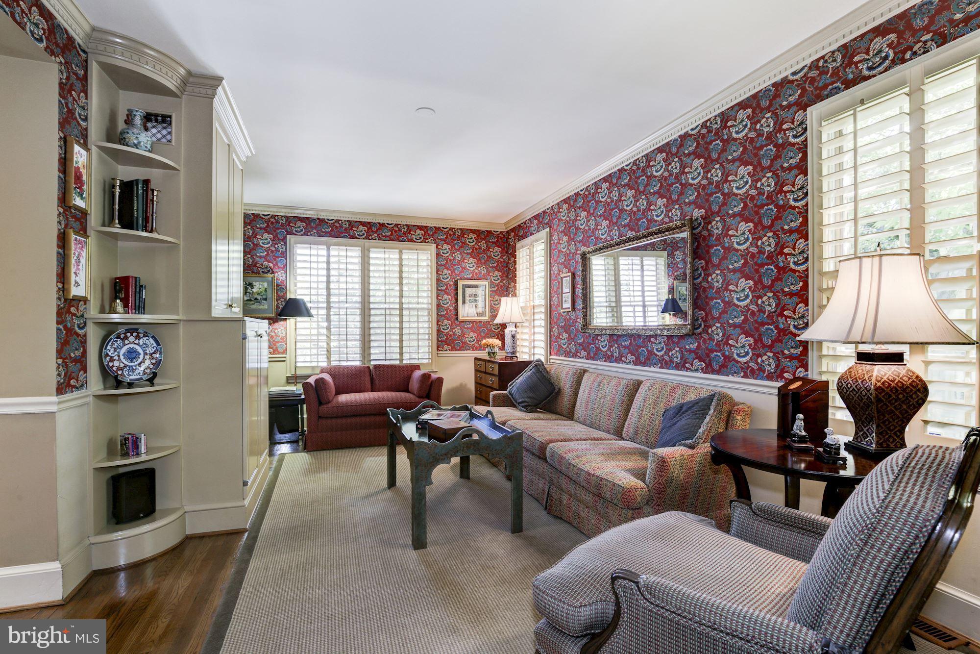 COUNTRY CLUB HILLS - Residential