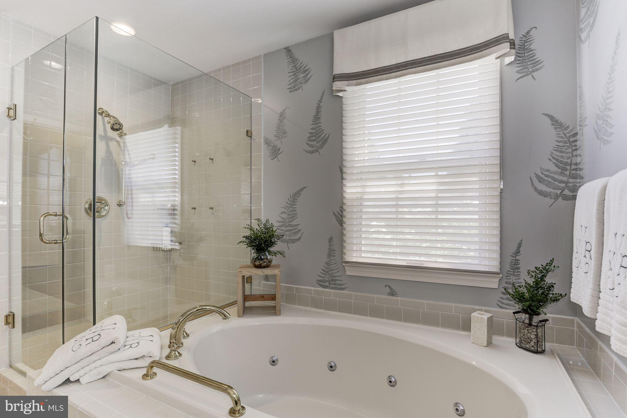 COUNTRY CLUB HILLS - Residential