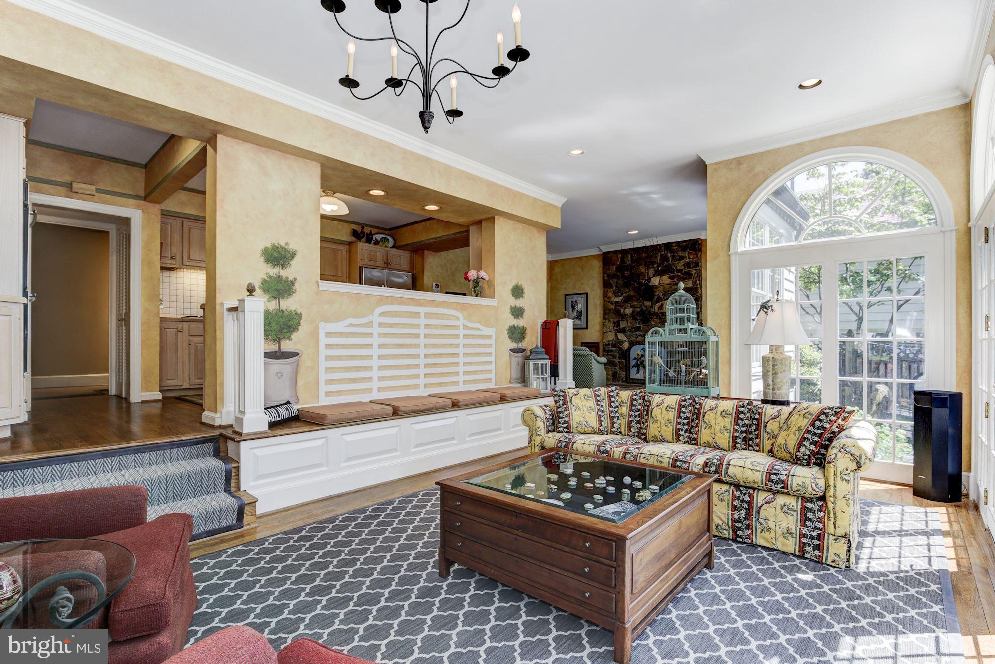 COUNTRY CLUB HILLS - Residential