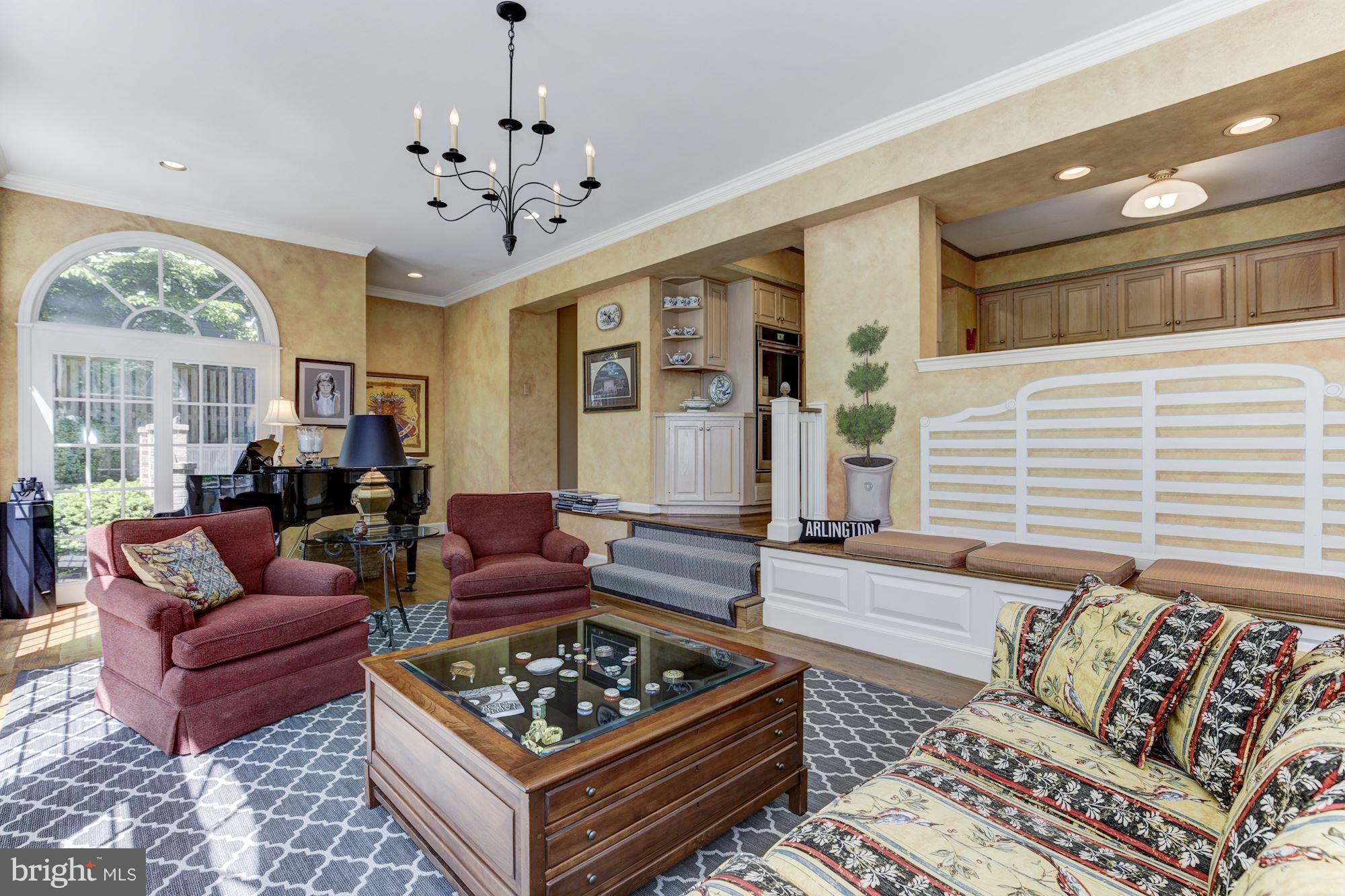 COUNTRY CLUB HILLS - Residential