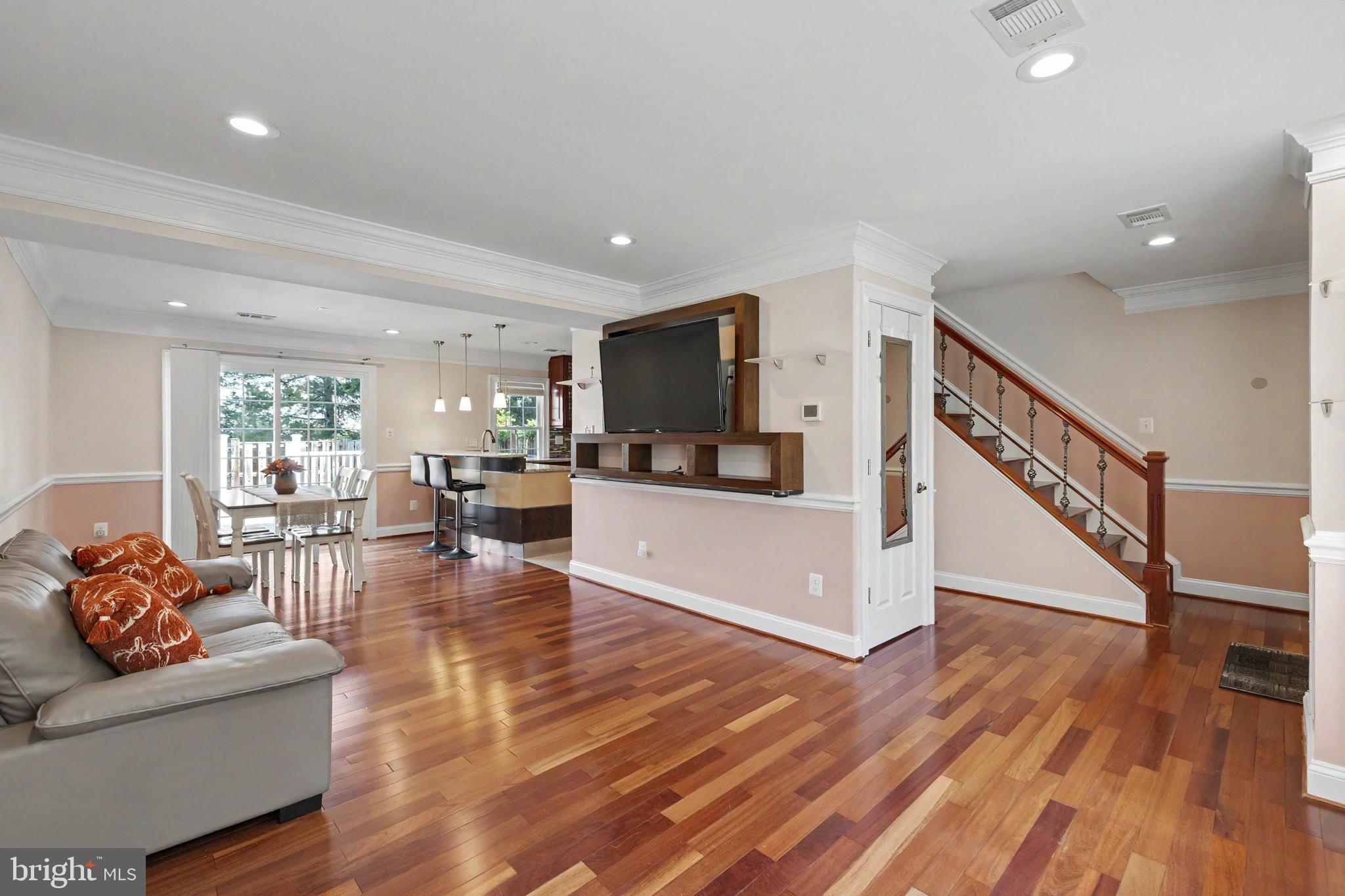 7733 DURER COURT