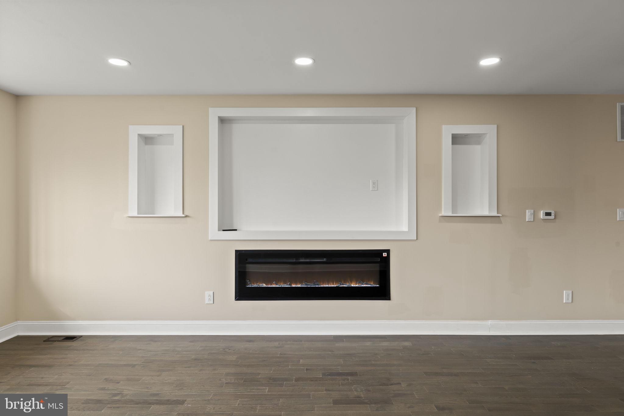 WEST OAK LANE - Residential