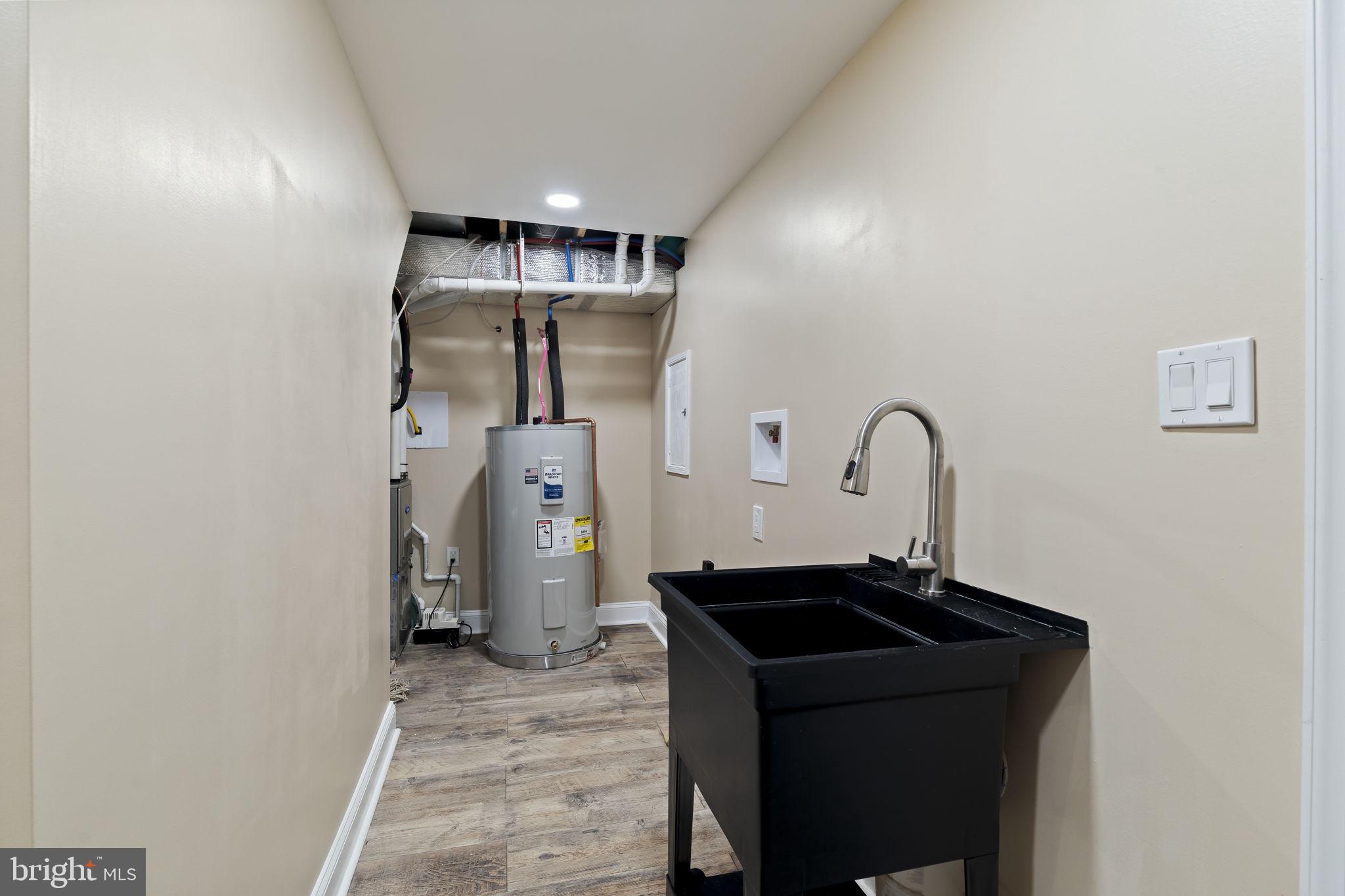 WEST OAK LANE - Residential