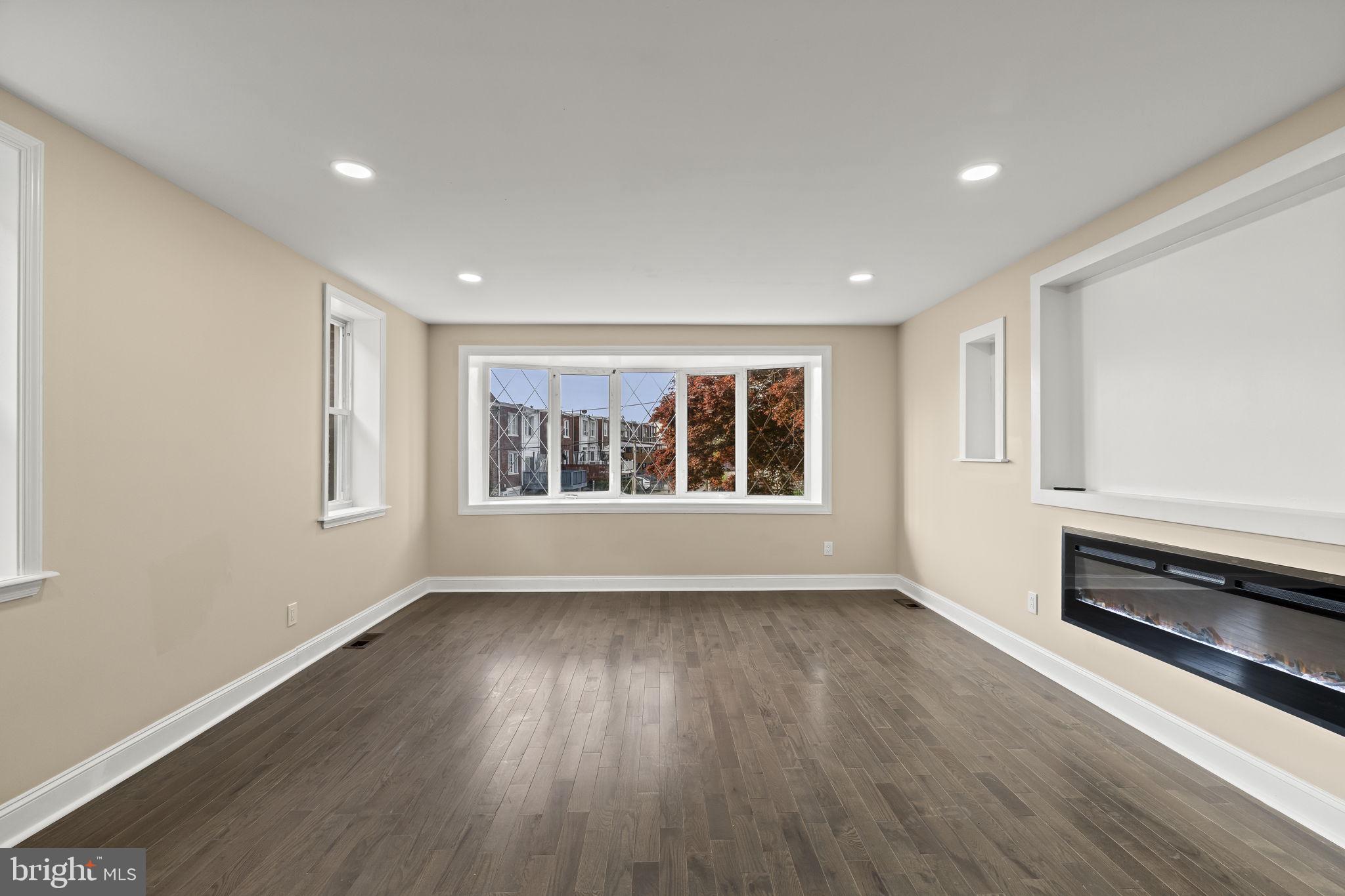 WEST OAK LANE - Residential