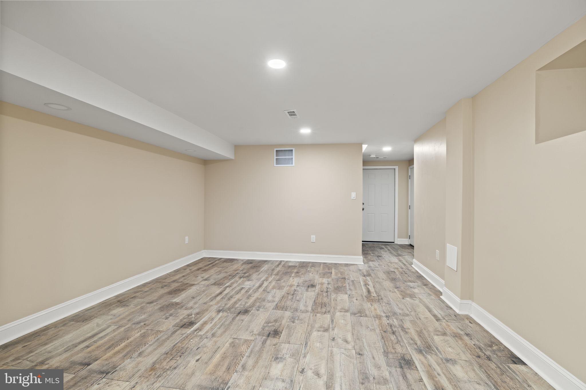 WEST OAK LANE - Residential