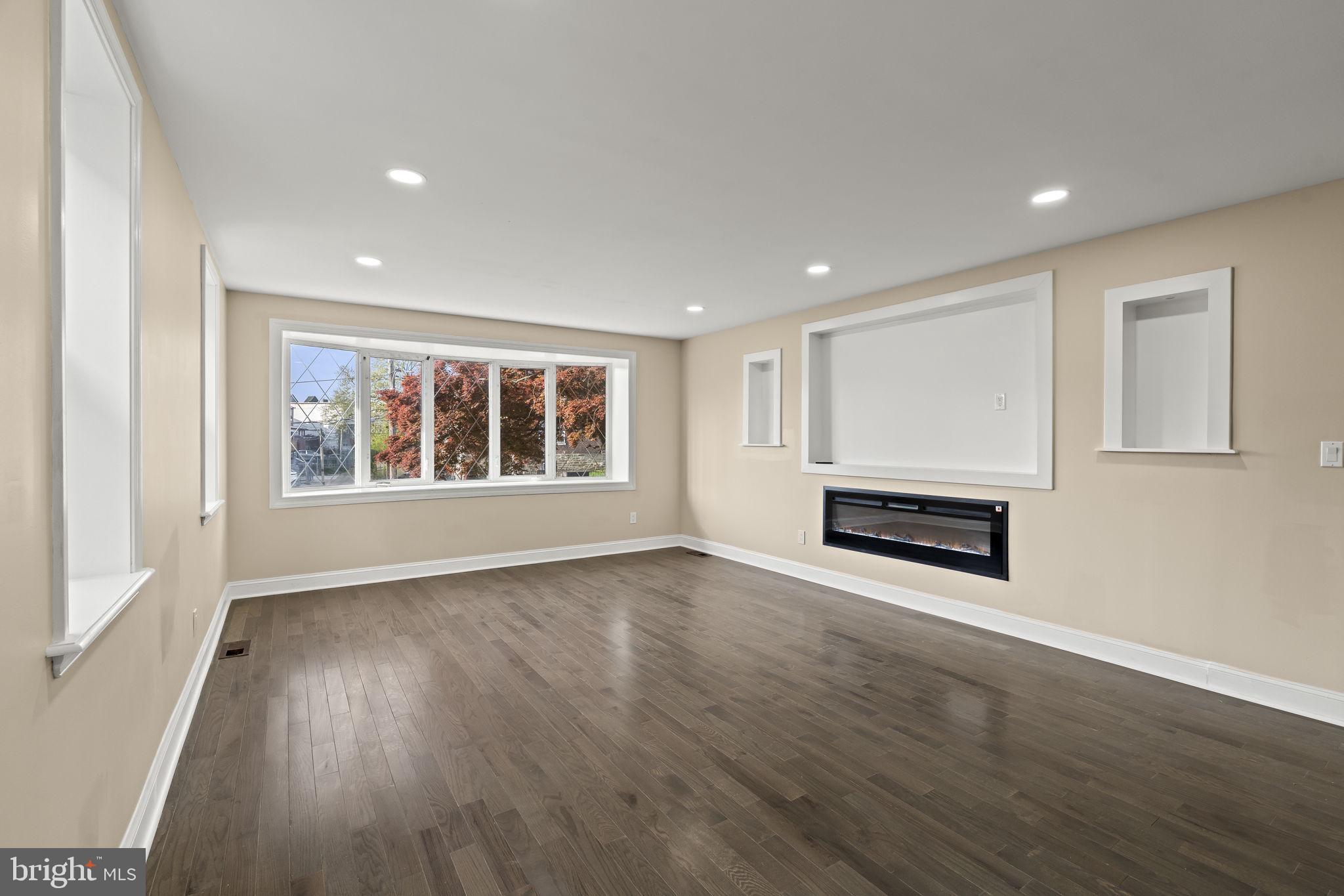 WEST OAK LANE - Residential