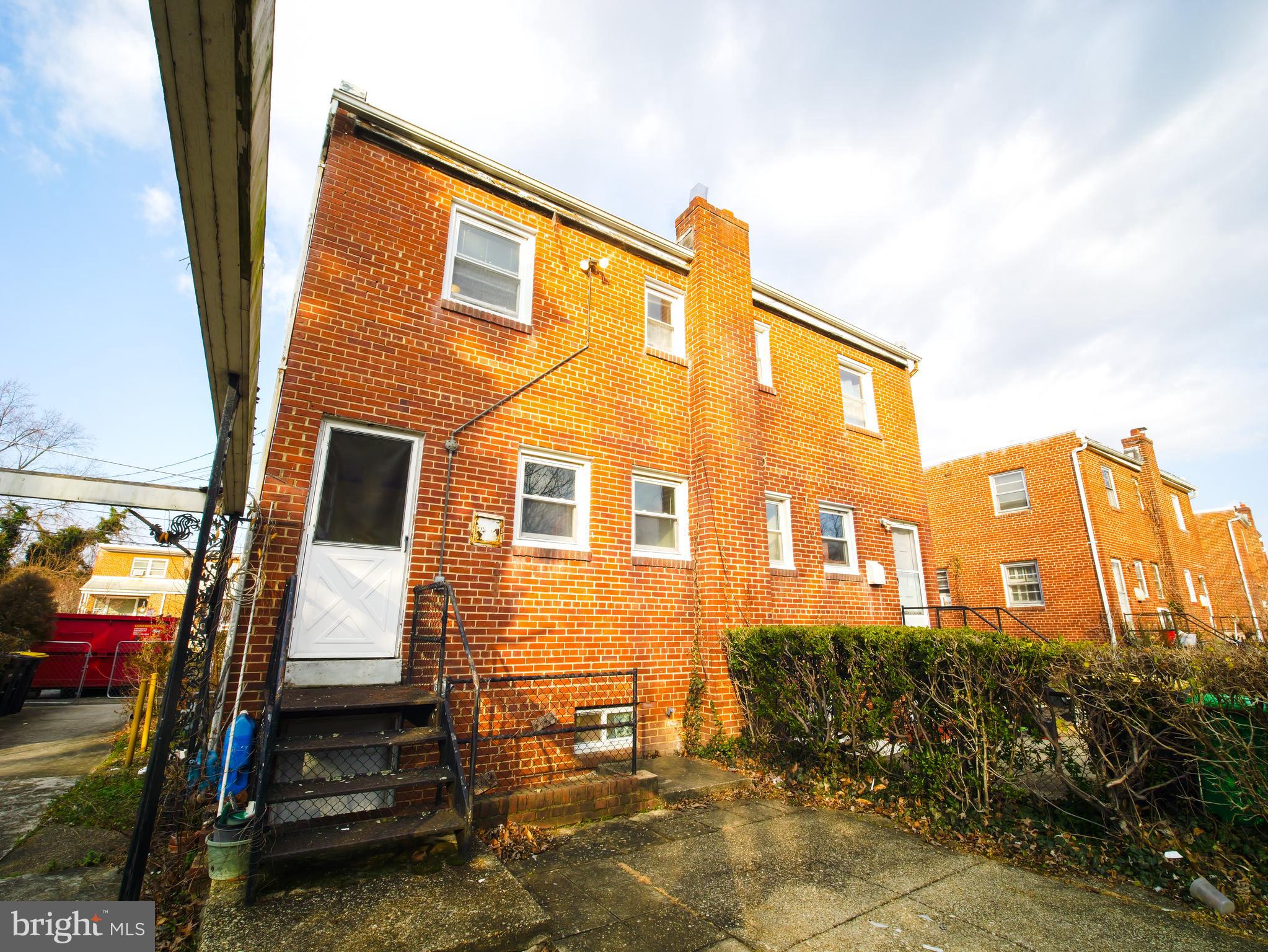 RIGGS MANOR - Residential