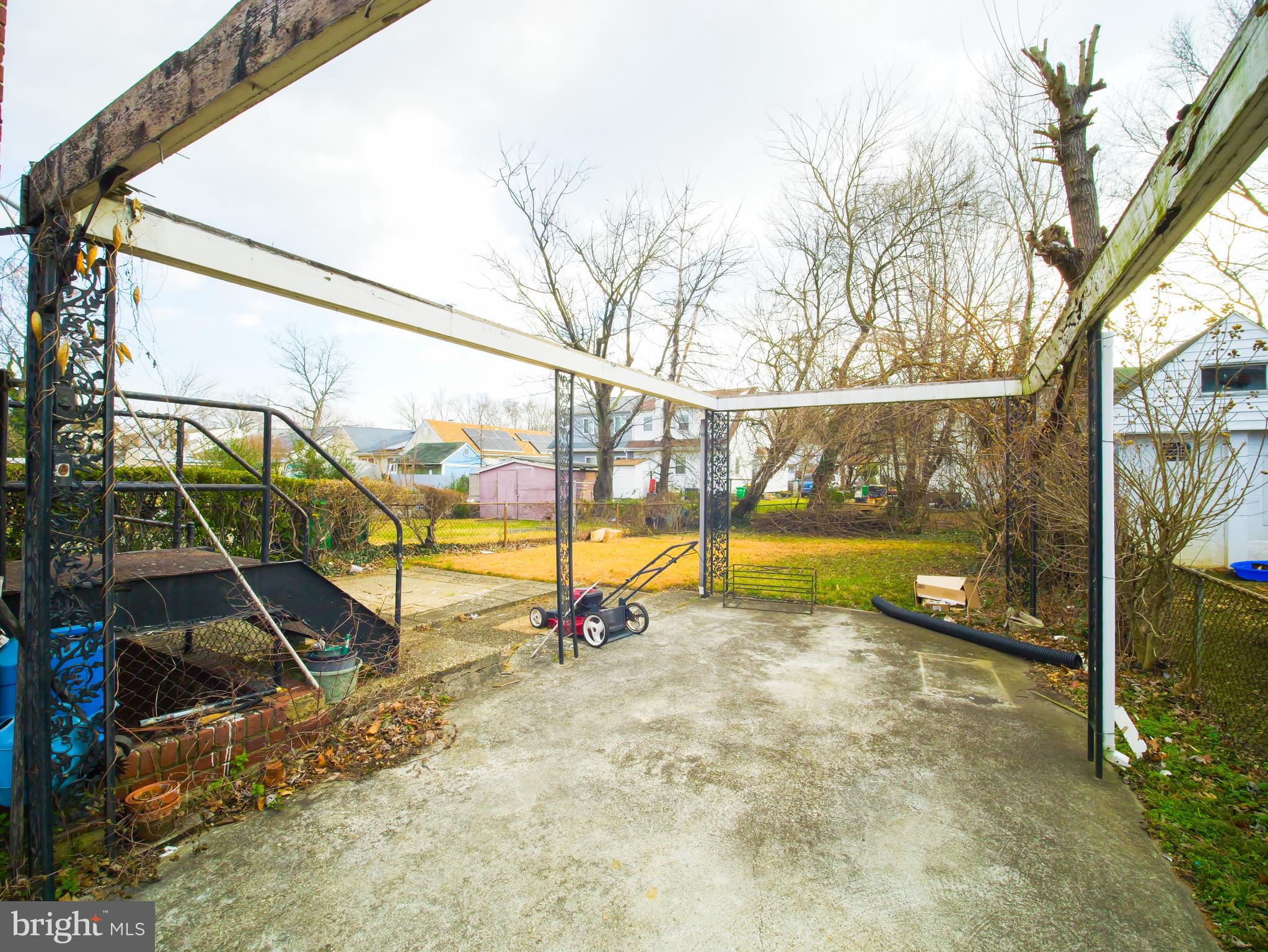 RIGGS MANOR - Residential