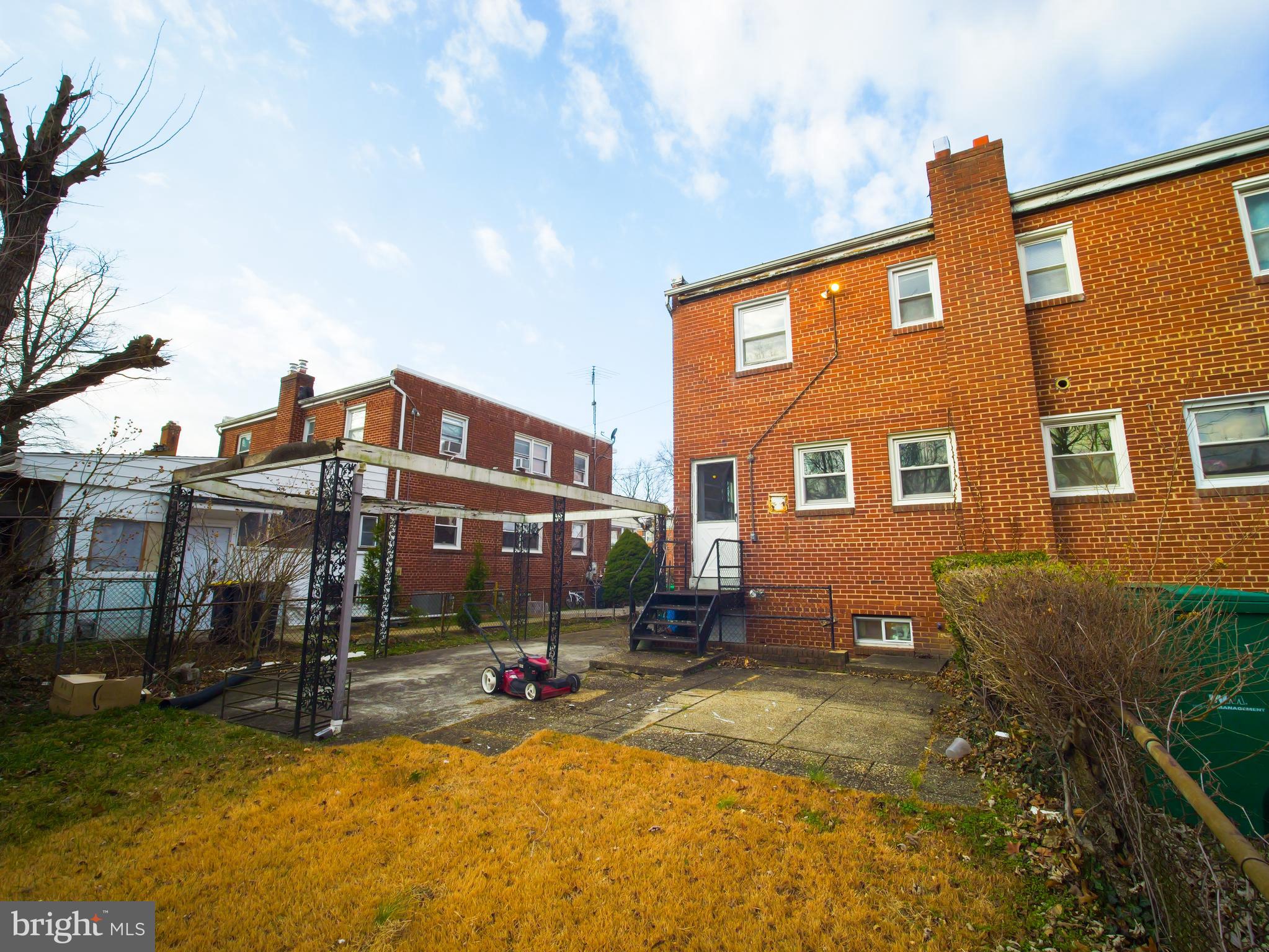 RIGGS MANOR - Residential