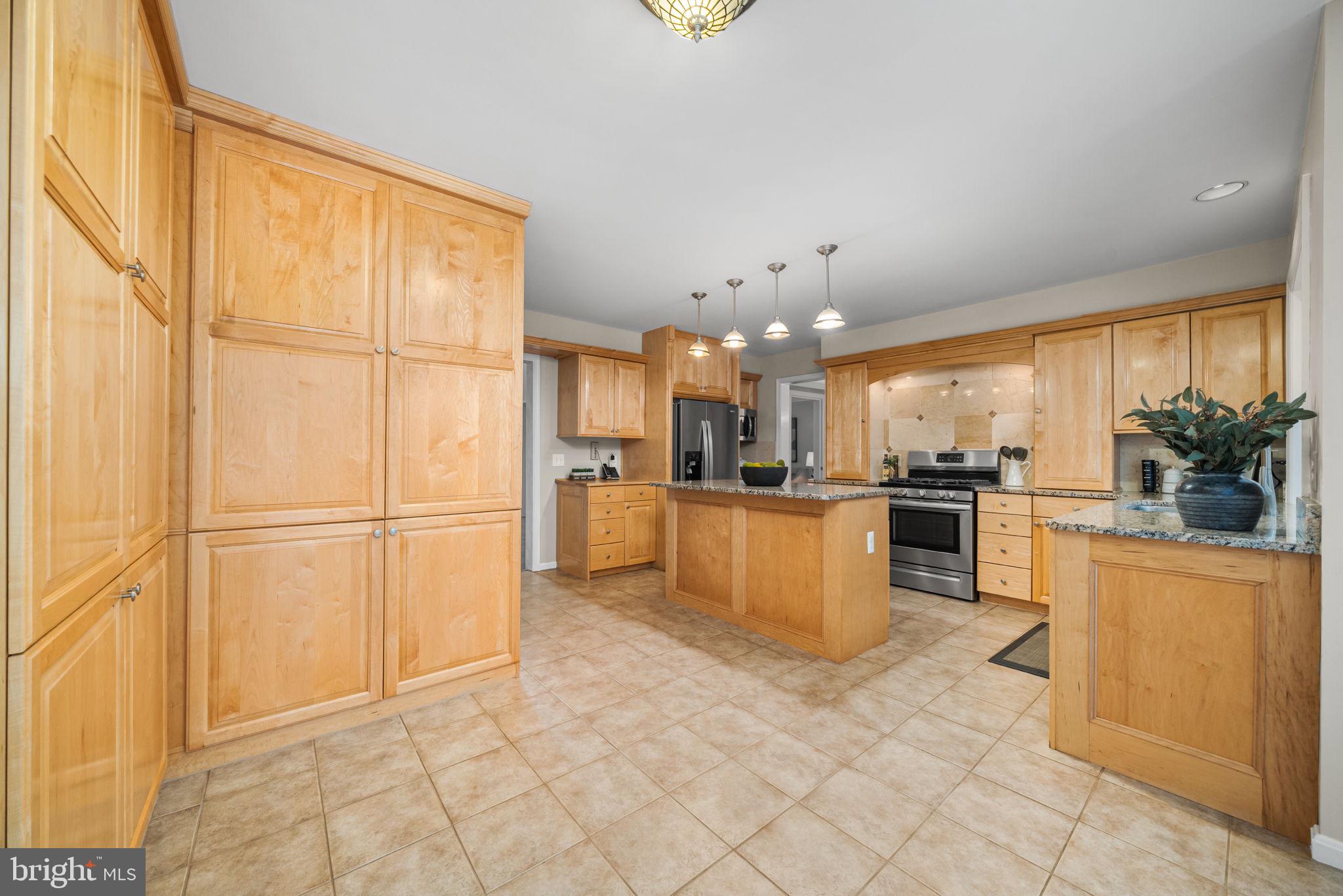 CROSSPOINTE - Residential