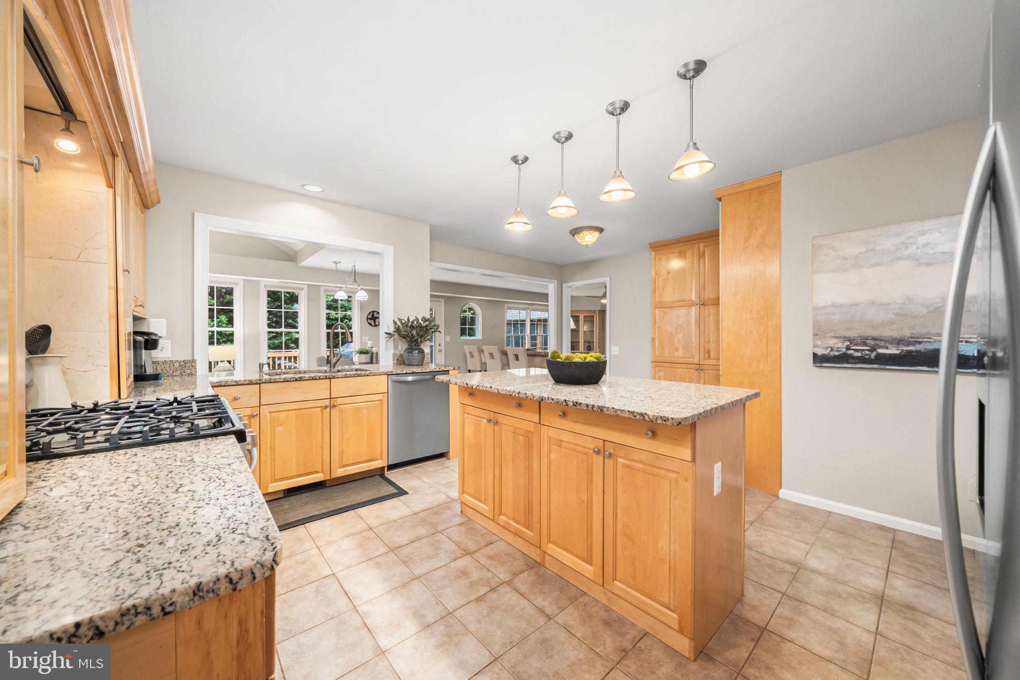 CROSSPOINTE - Residential