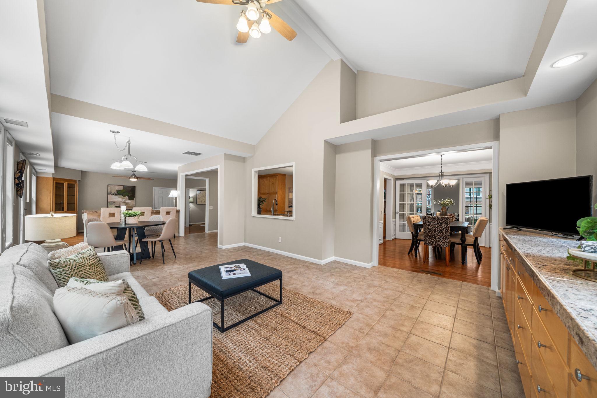 CROSSPOINTE - Residential