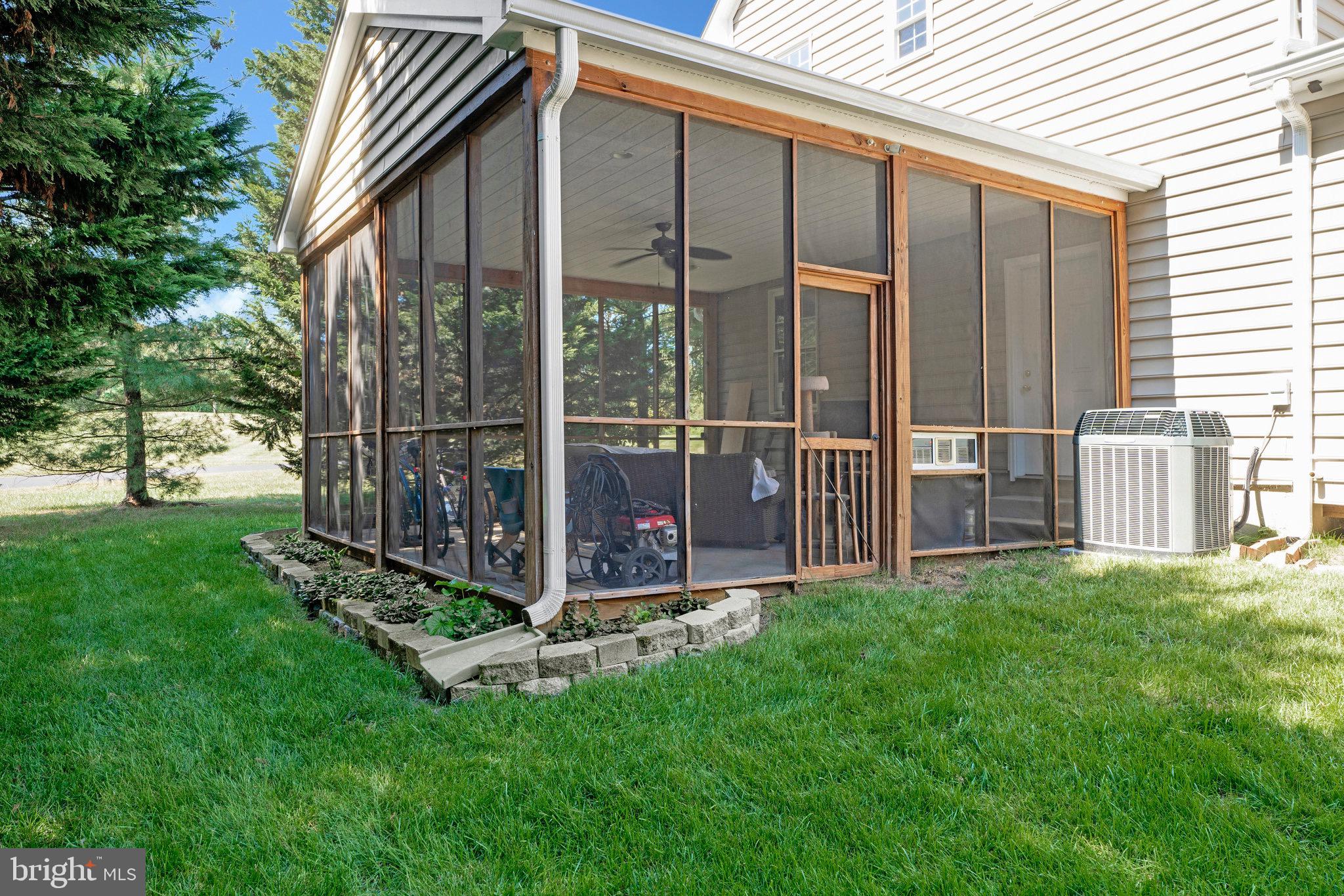 CROSSPOINTE - Residential