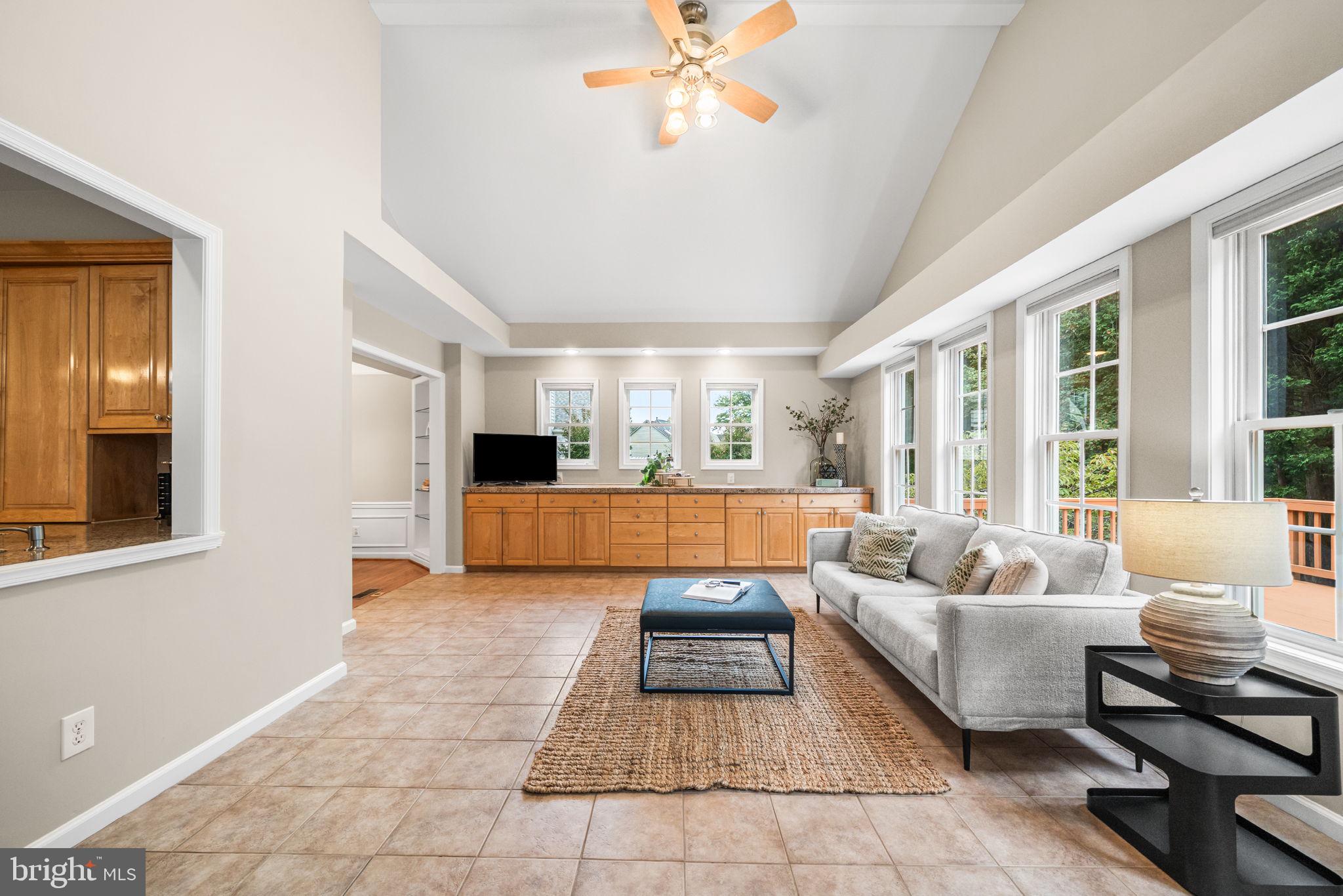 CROSSPOINTE - Residential