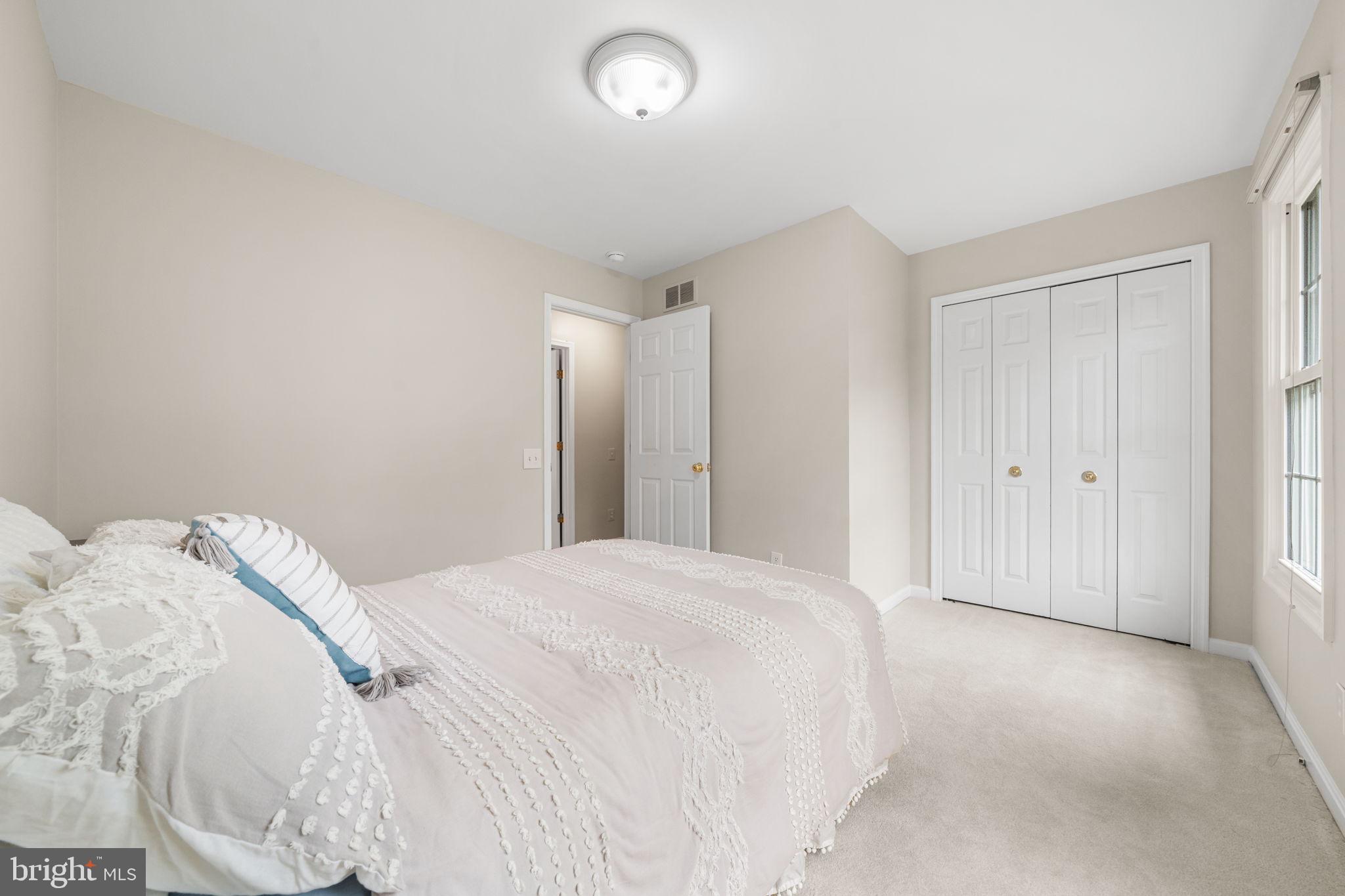 CROSSPOINTE - Residential