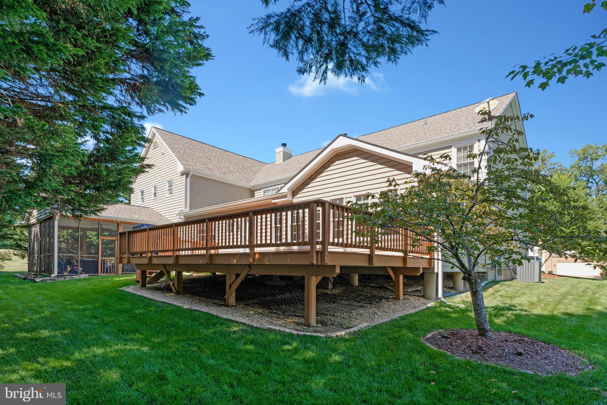 CROSSPOINTE - Residential