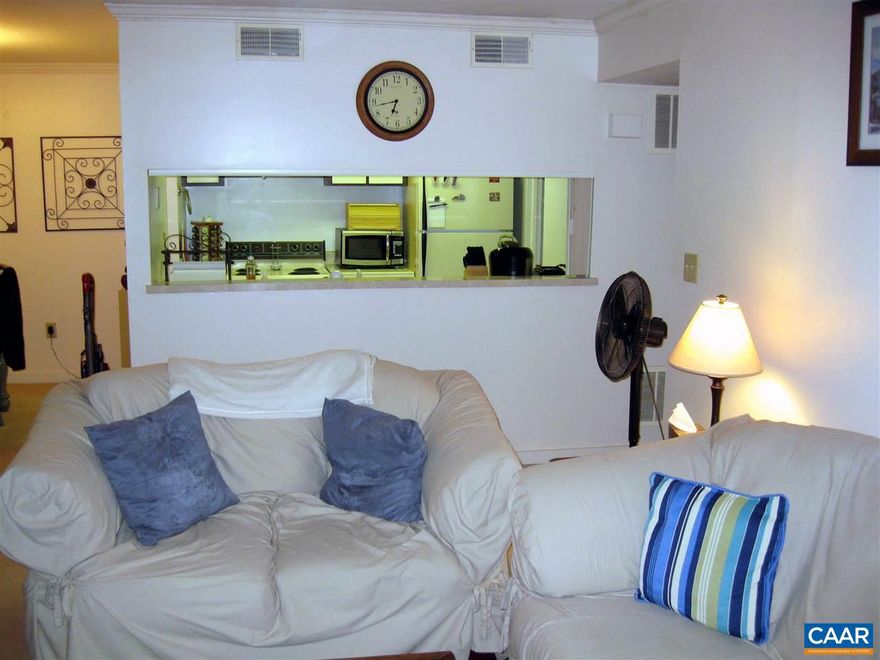 Charming top floor condo overlooking the pool. New waterproof vinyl throughout main areas and bedrooms. Quiet mature area.