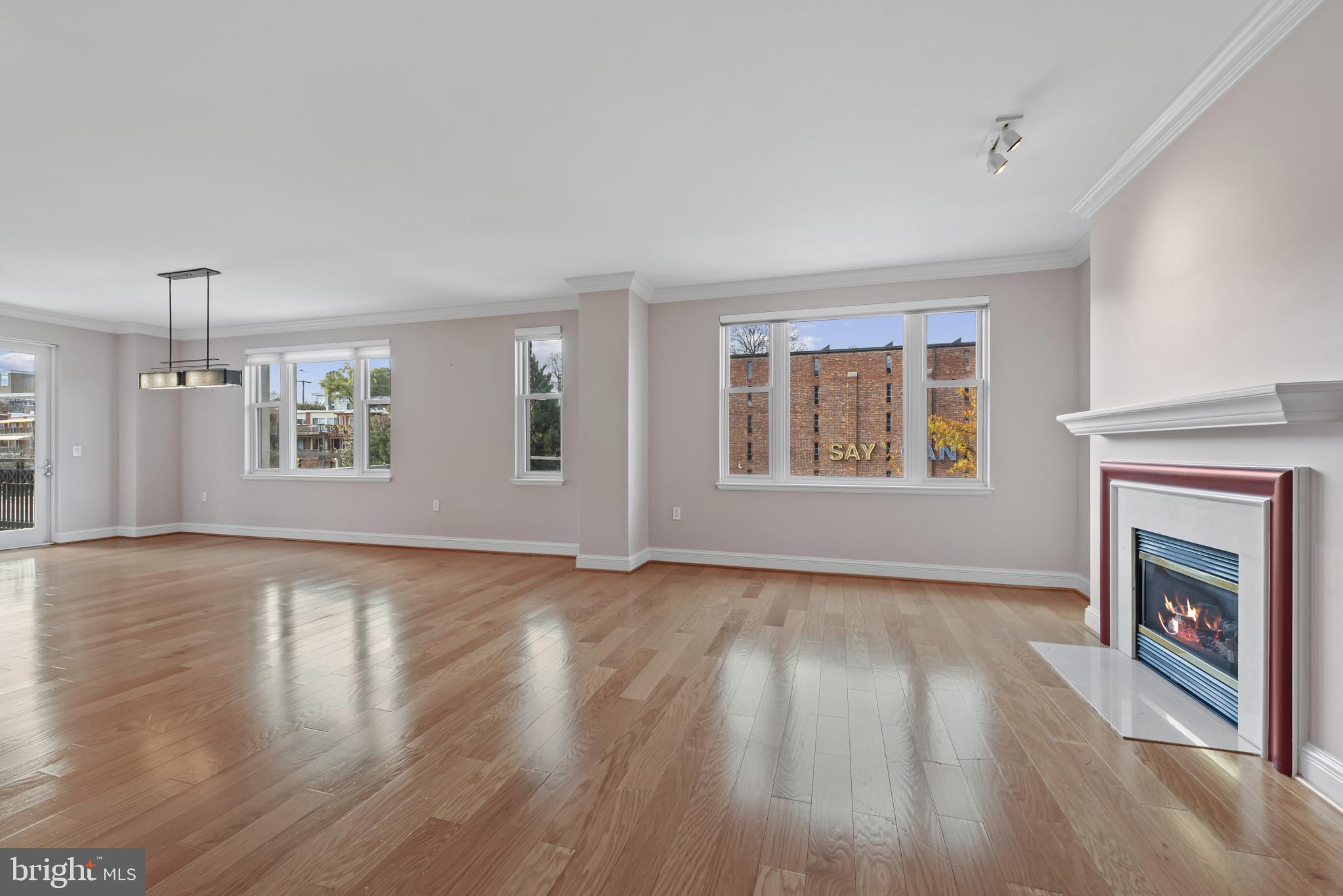 THE RITZ-CARLTON RESIDENCES - Residential