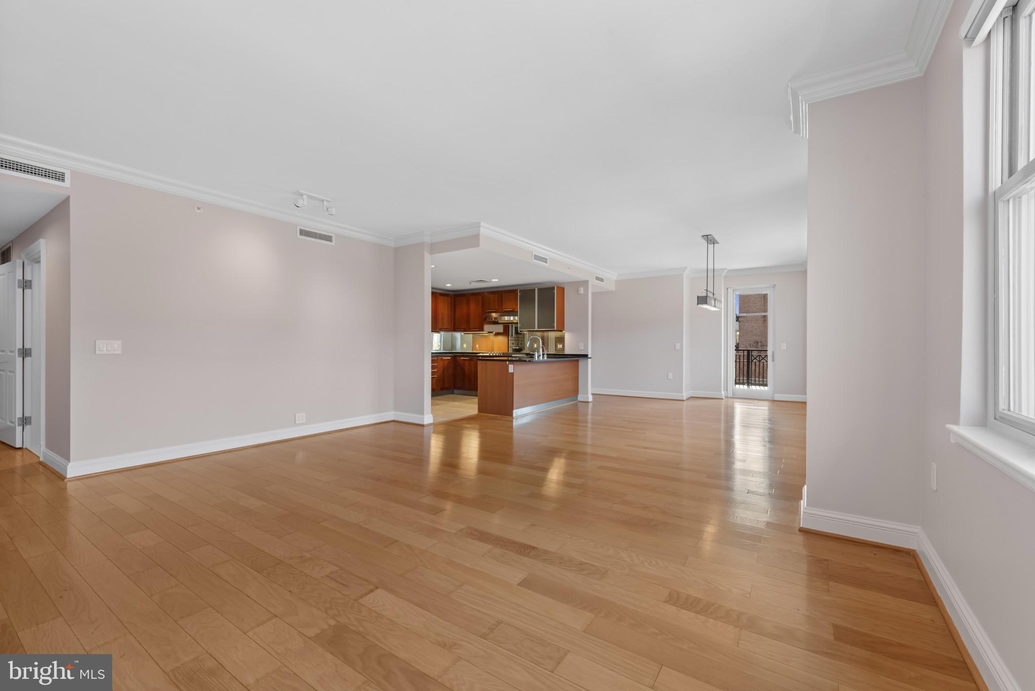 THE RITZ-CARLTON RESIDENCES - Residential