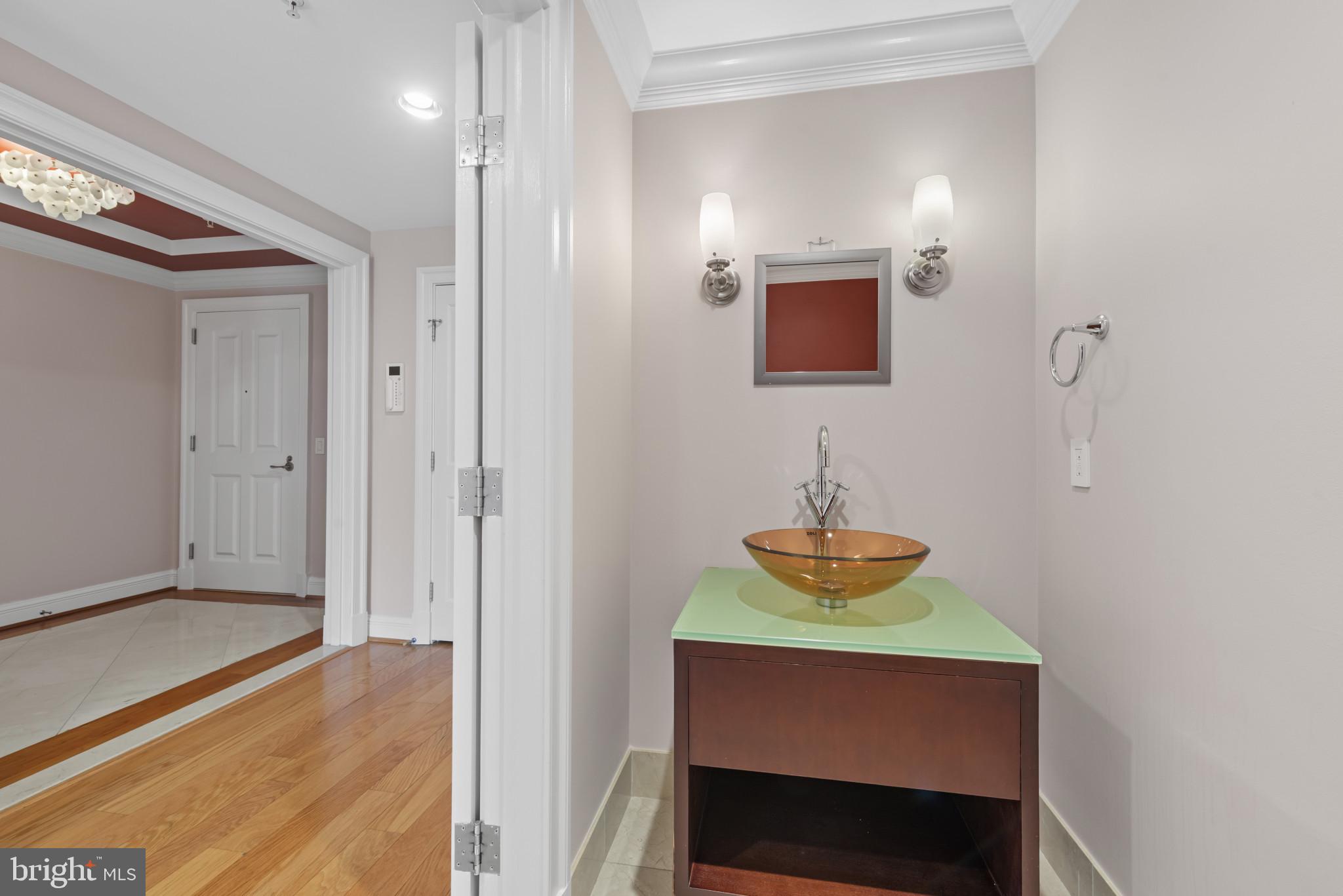 THE RITZ-CARLTON RESIDENCES - Residential