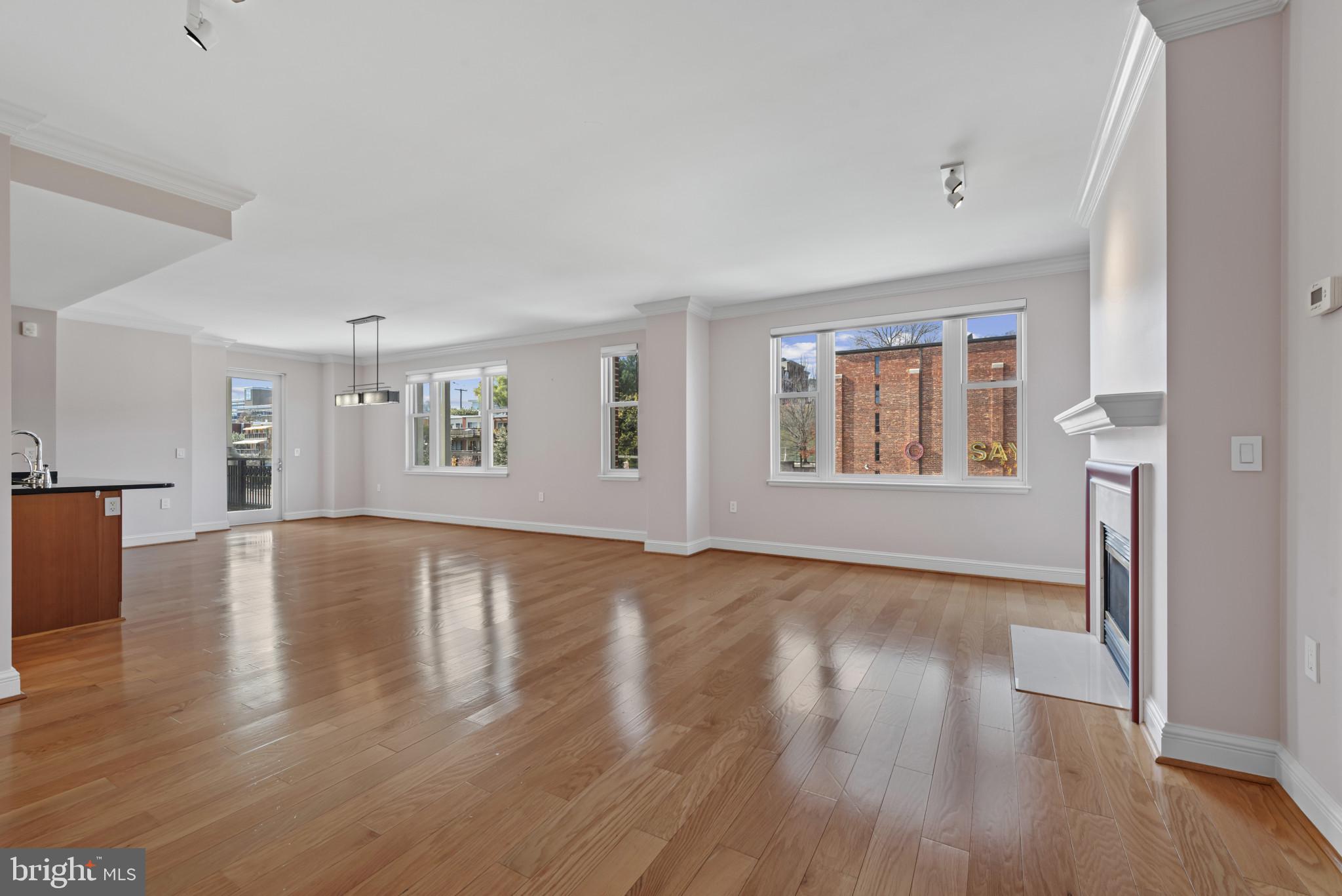 THE RITZ-CARLTON RESIDENCES - Residential