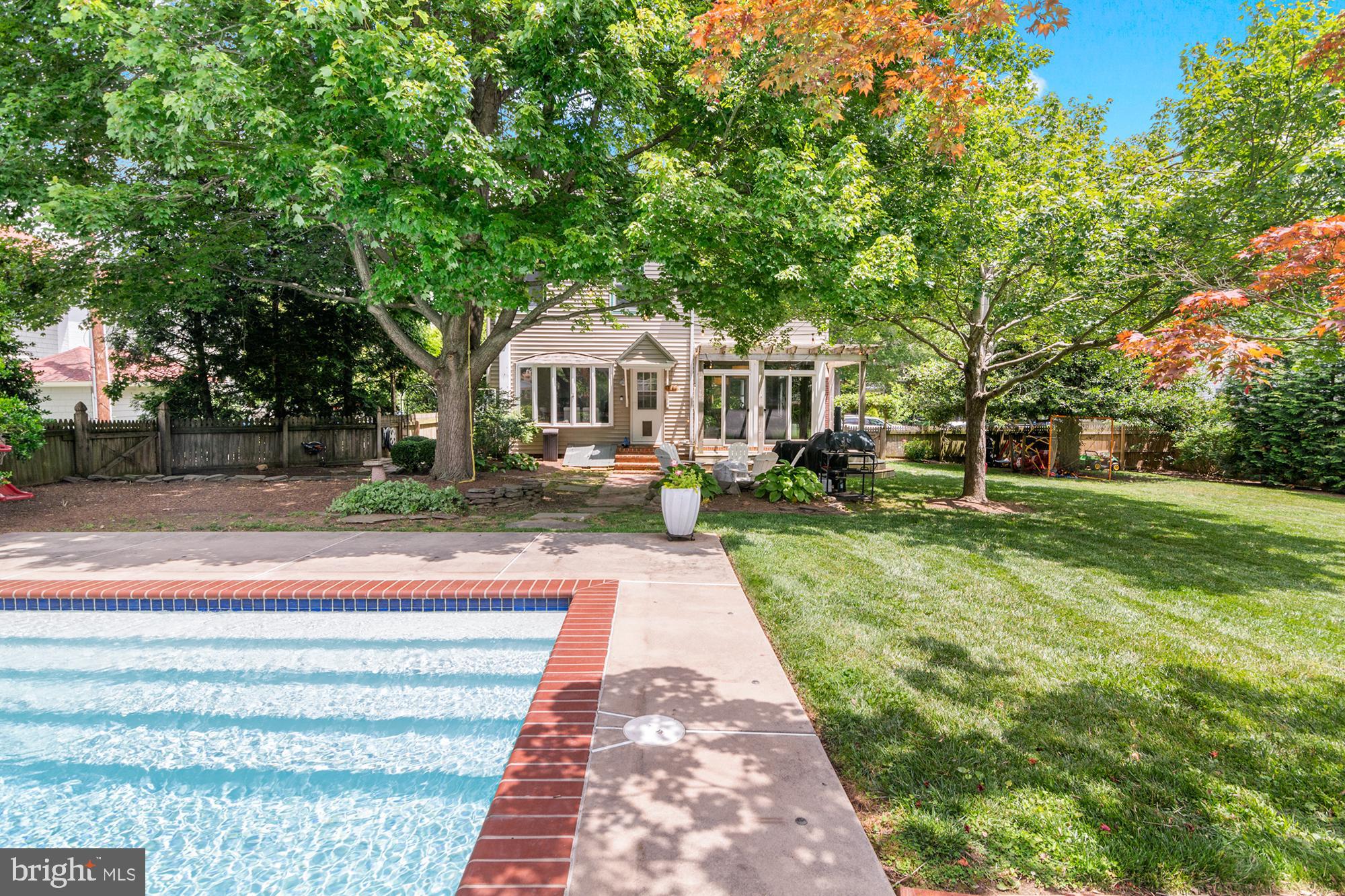 EASTON HISTORIC DISTRICT - Residential