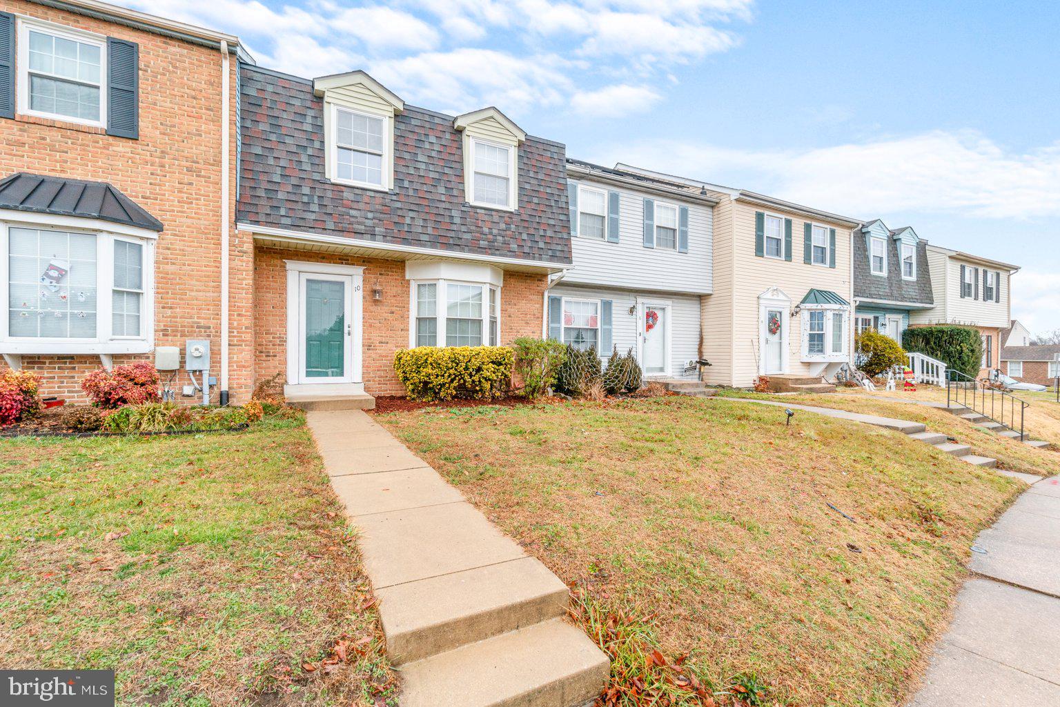 PINEDALE WOODS - Residential