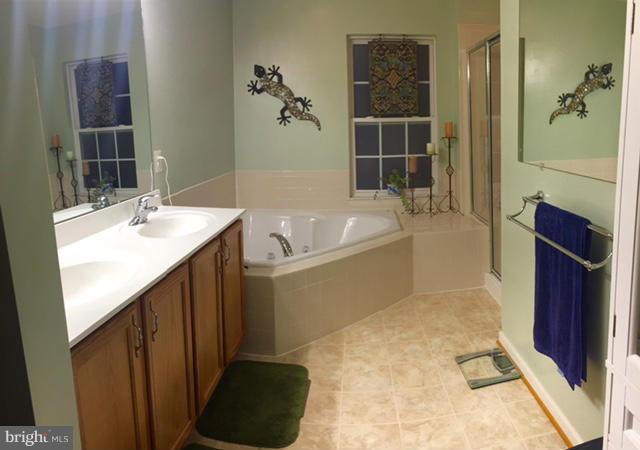 GREEN MEADOWS - Residential