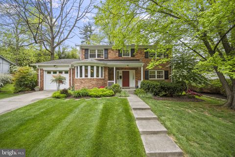 Photo of 8106 Whittier Boulevard, BETHESDA, MD 20817 (MLS # MDMC2129912)
