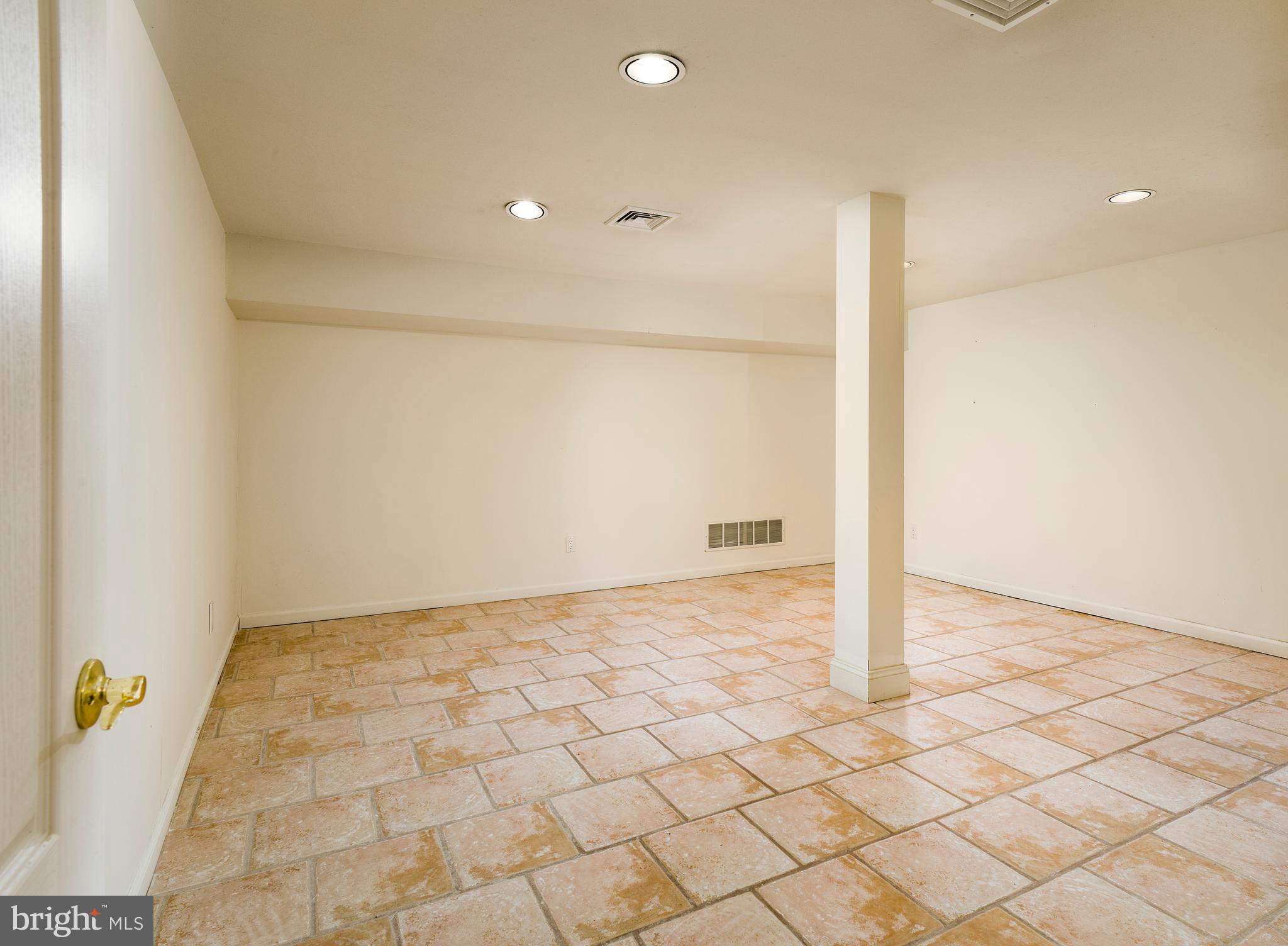 ROBERT BRUCE - Residential