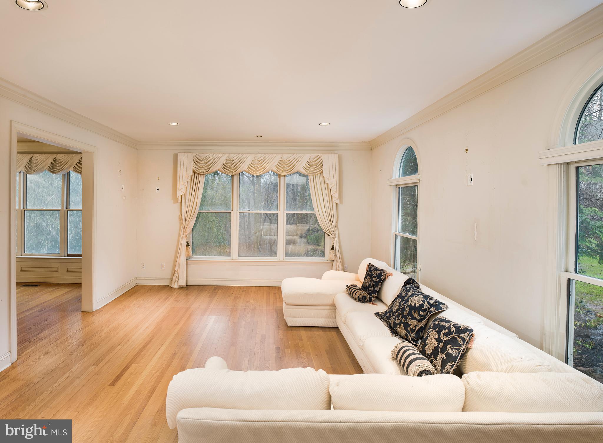 ROBERT BRUCE - Residential